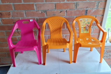 Afbeelding van Plastiek kinderstoelen 3 stuks
