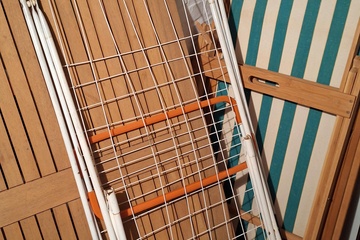Afbeelding van Houten tuintafel, strandstoelen, wasrek ed