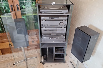 Afbeelding van Philips Hifi Stereo set getest en werkend met platenspeler en 2 luidsprekers op staander in kast