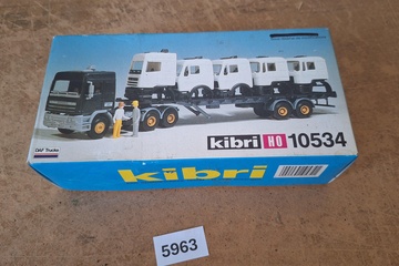 Afbeelding van Kibri, DAF Trucks H0 10534 Autotransporter met 5 DAF cabines, 1:87