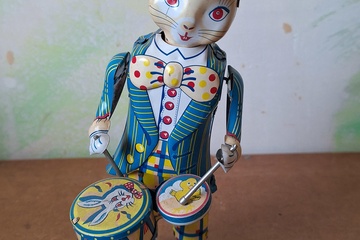 Afbeelding van Opwindbaar blikken speelgoed Konijn met trommels