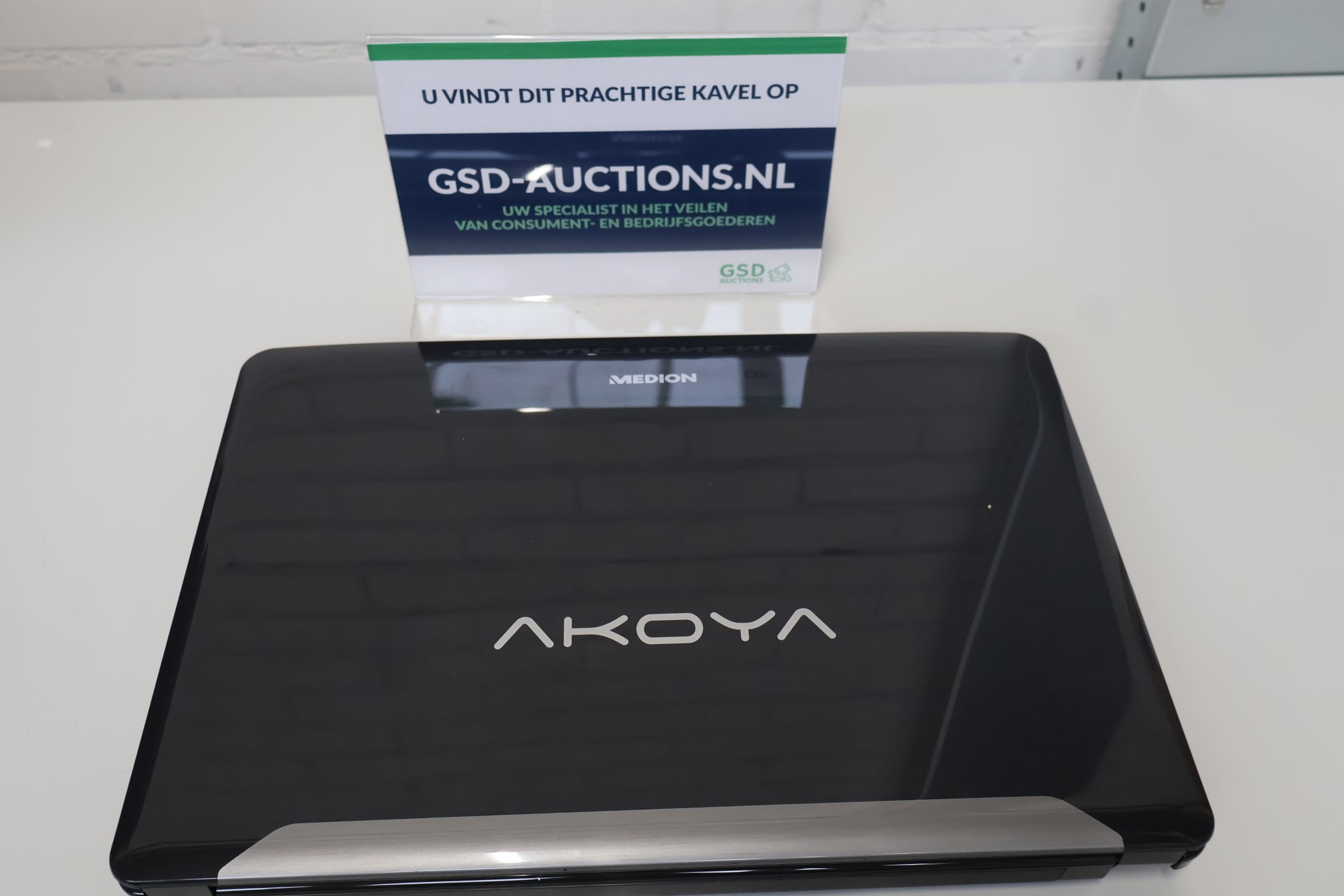 Medion Akoya P6634 Laptop Zwart – foto 2 – kavel bij GSD Auctions, Zoeterwoude