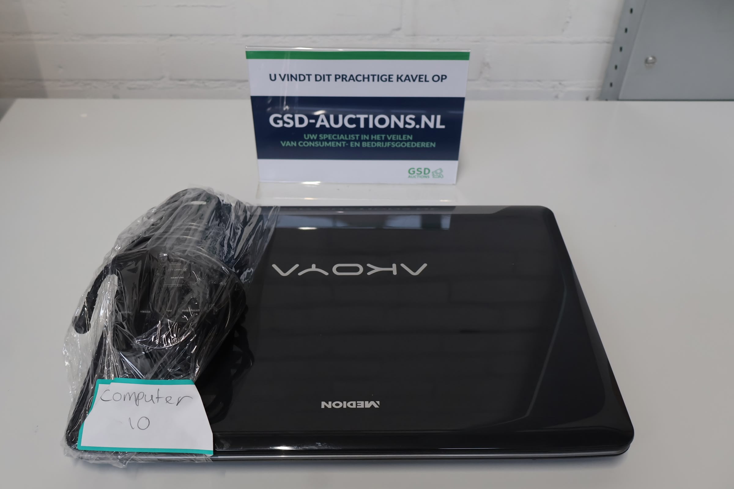 Medion Akoya P6634 Laptop Zwart – foto 3 – kavel bij GSD Auctions, Zoeterwoude