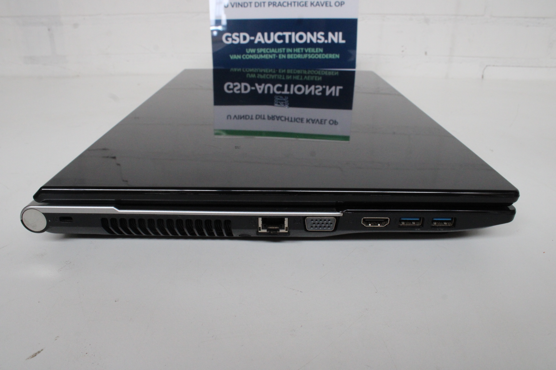 Acer Aspire V3-731 zwart/grijs – foto 2 – kavel bij GSD Auctions, Zoeterwoude