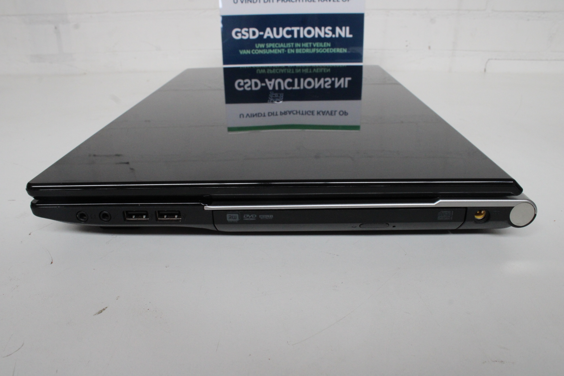 Acer Aspire V3-731 zwart/grijs – foto 3 – kavel bij GSD Auctions, Zoeterwoude