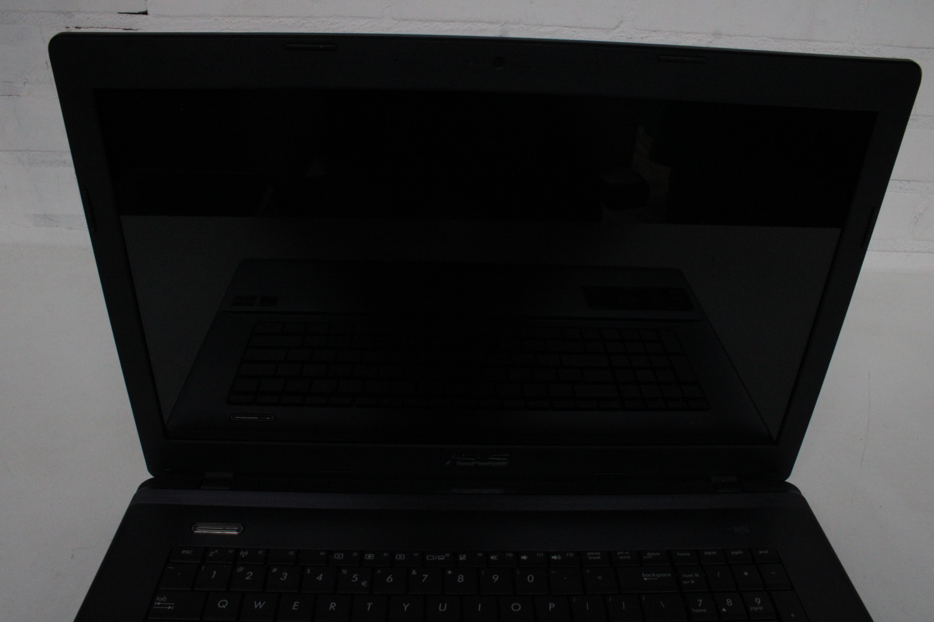 ASUS K75DE Zwart – foto 9 – kavel bij GSD Auctions, Zoeterwoude