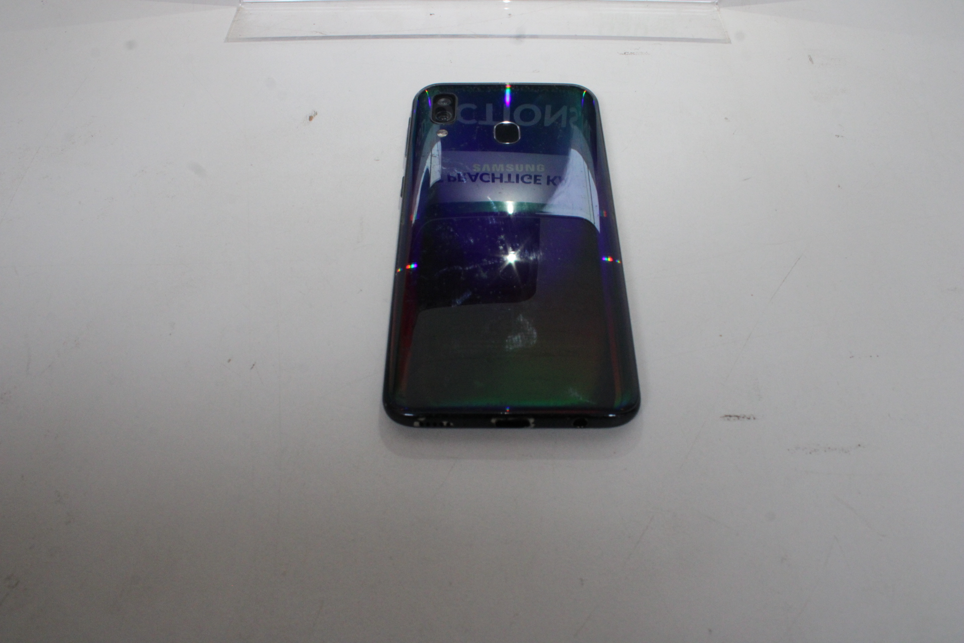 Zwarte Samsung A40 SM-A405FN/DS – foto 5 – kavel bij GSD Auctions, Zoeterwoude
