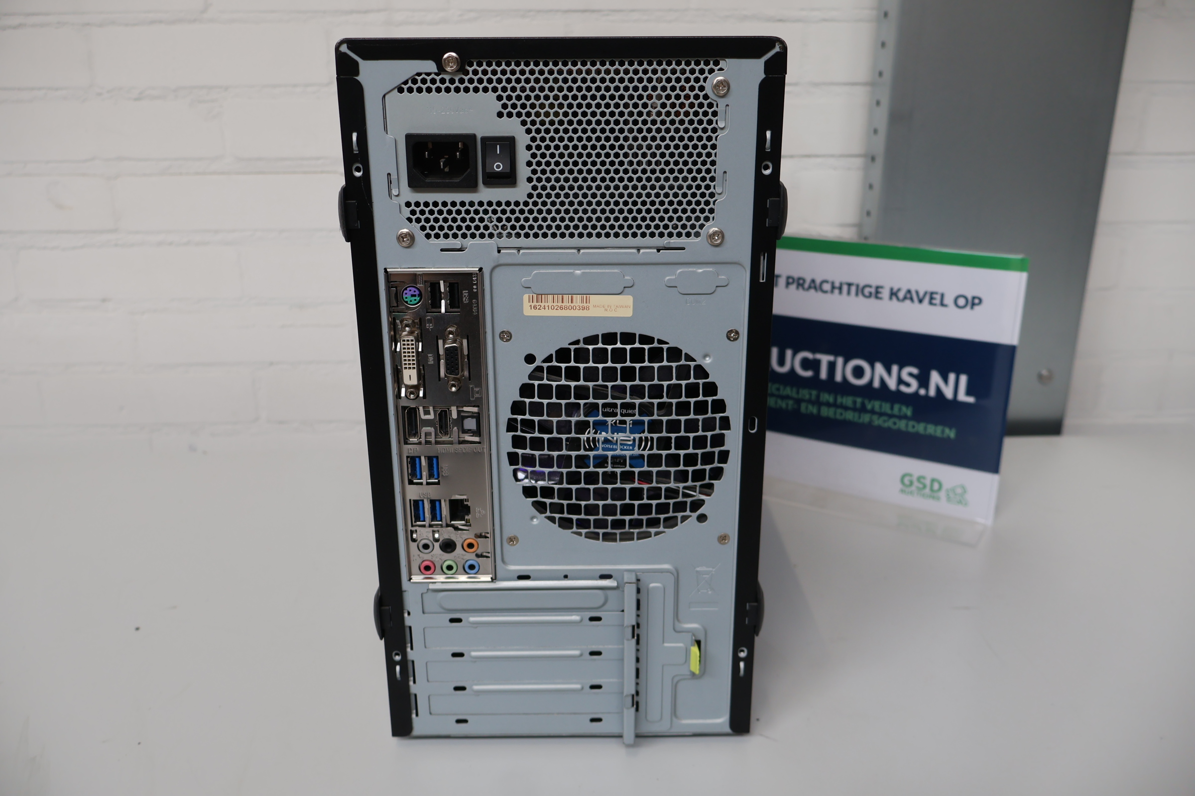 Zwarte desktop computer – foto 4 – kavel bij GSD Auctions, Zoeterwoude