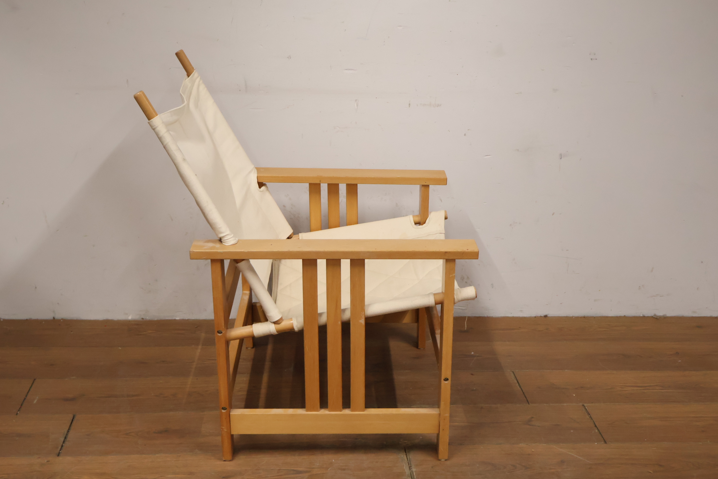 Houten stoel met canvas zitting en rugleuning – foto 3 – kavel bij GSD Auctions, Zoeterwoude