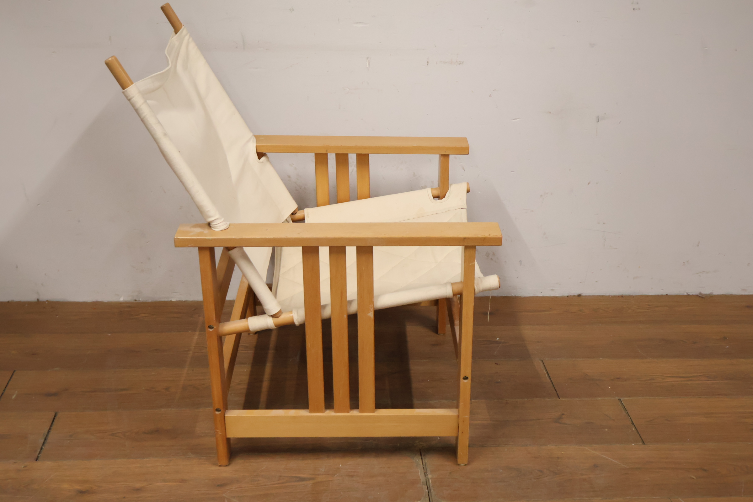 Houten stoel met canvas zitting en rugleuning – foto 4 – kavel bij GSD Auctions, Zoeterwoude