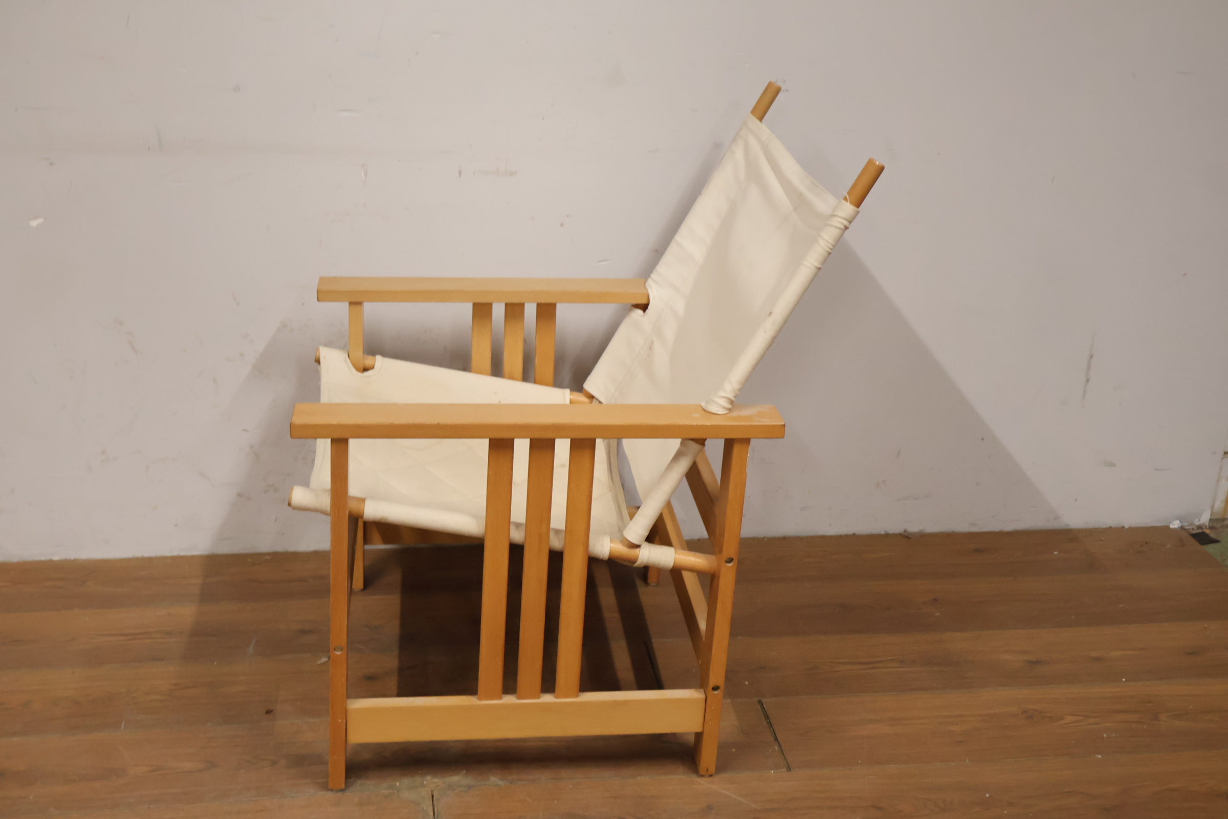 Houten stoel met canvas zitting en rugleuning – foto 7 – kavel bij GSD Auctions, Zoeterwoude