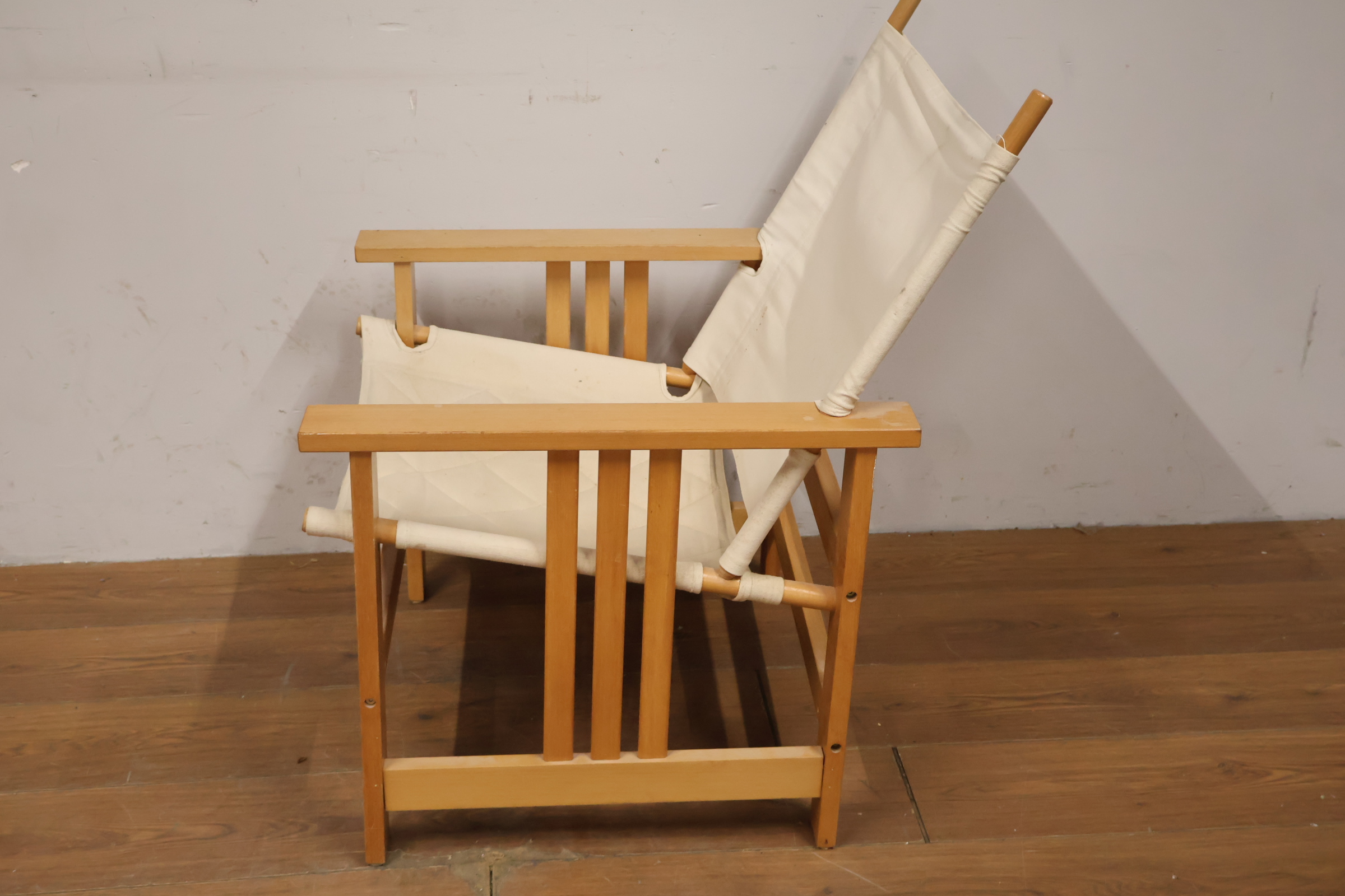 Houten stoel met canvas zitting en rugleuning – foto 8 – kavel bij GSD Auctions, Zoeterwoude