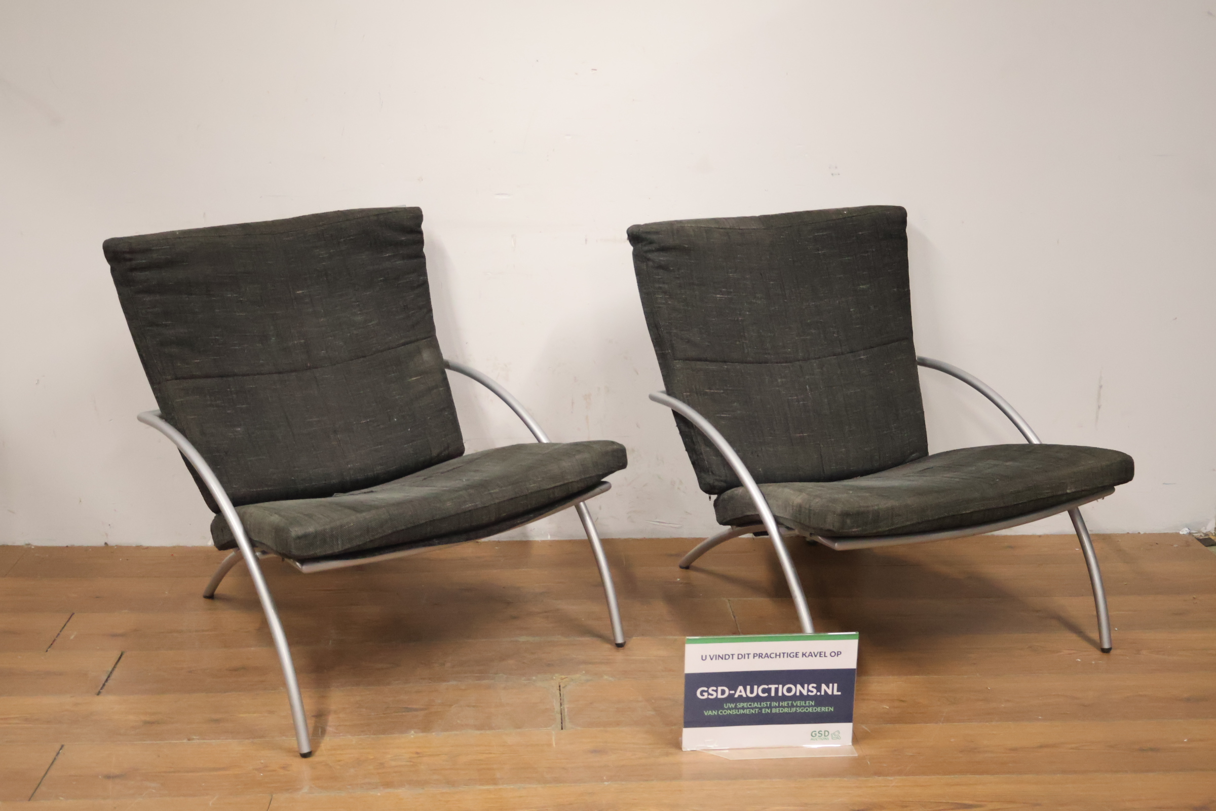 Set van twee moderne fauteuils – kavel bij GSD Auctions, Zoeterwoude