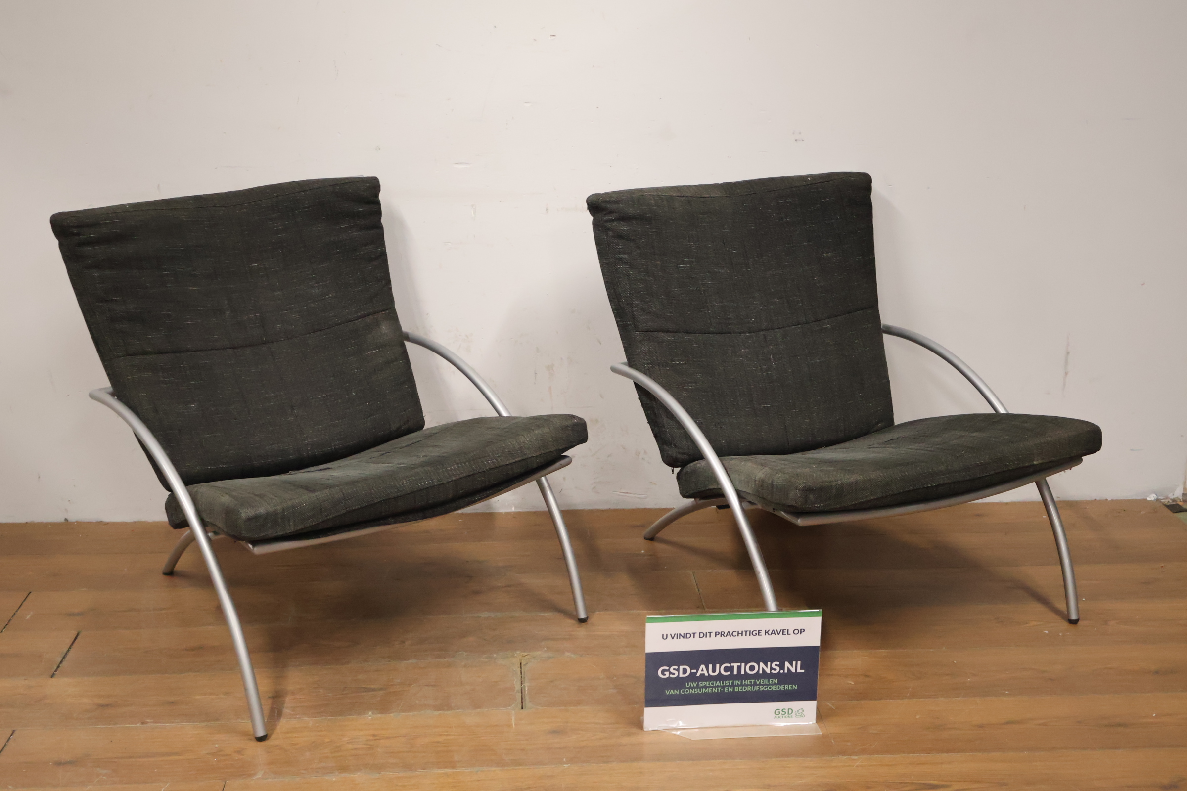 Set van twee moderne fauteuils – foto 2 – kavel bij GSD Auctions, Zoeterwoude