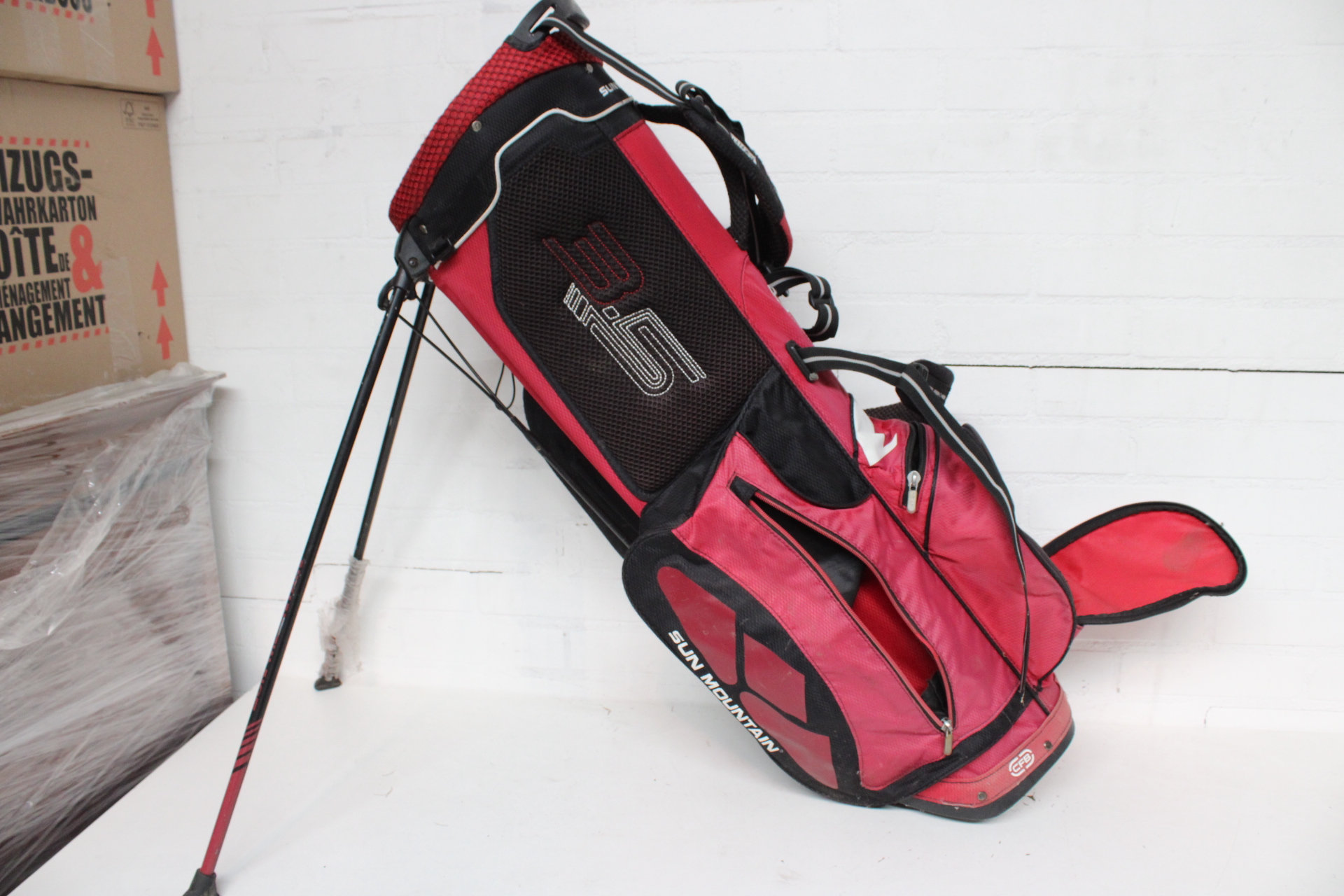 Golfset met rode golfbag – foto 5 – kavel bij GSD Auctions, Zoeterwoude