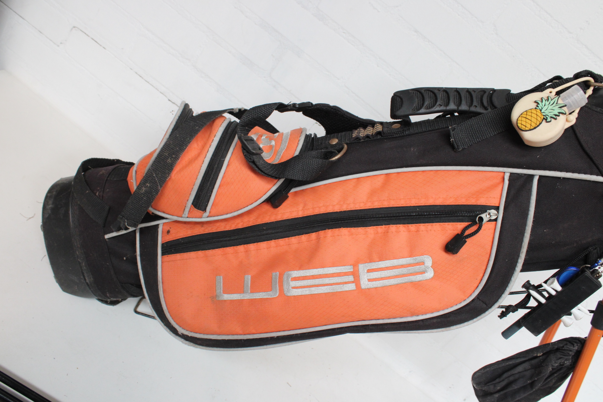 Golfset met tas en accessoires – foto 6 – kavel bij GSD Auctions, Zoeterwoude