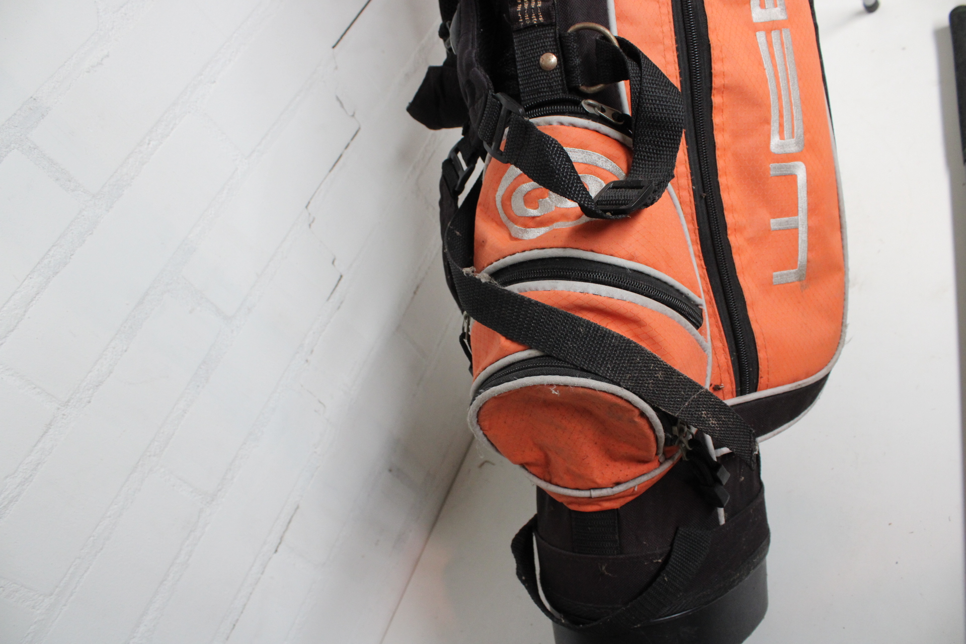 Golfset met tas en accessoires – foto 7 – kavel bij GSD Auctions, Zoeterwoude