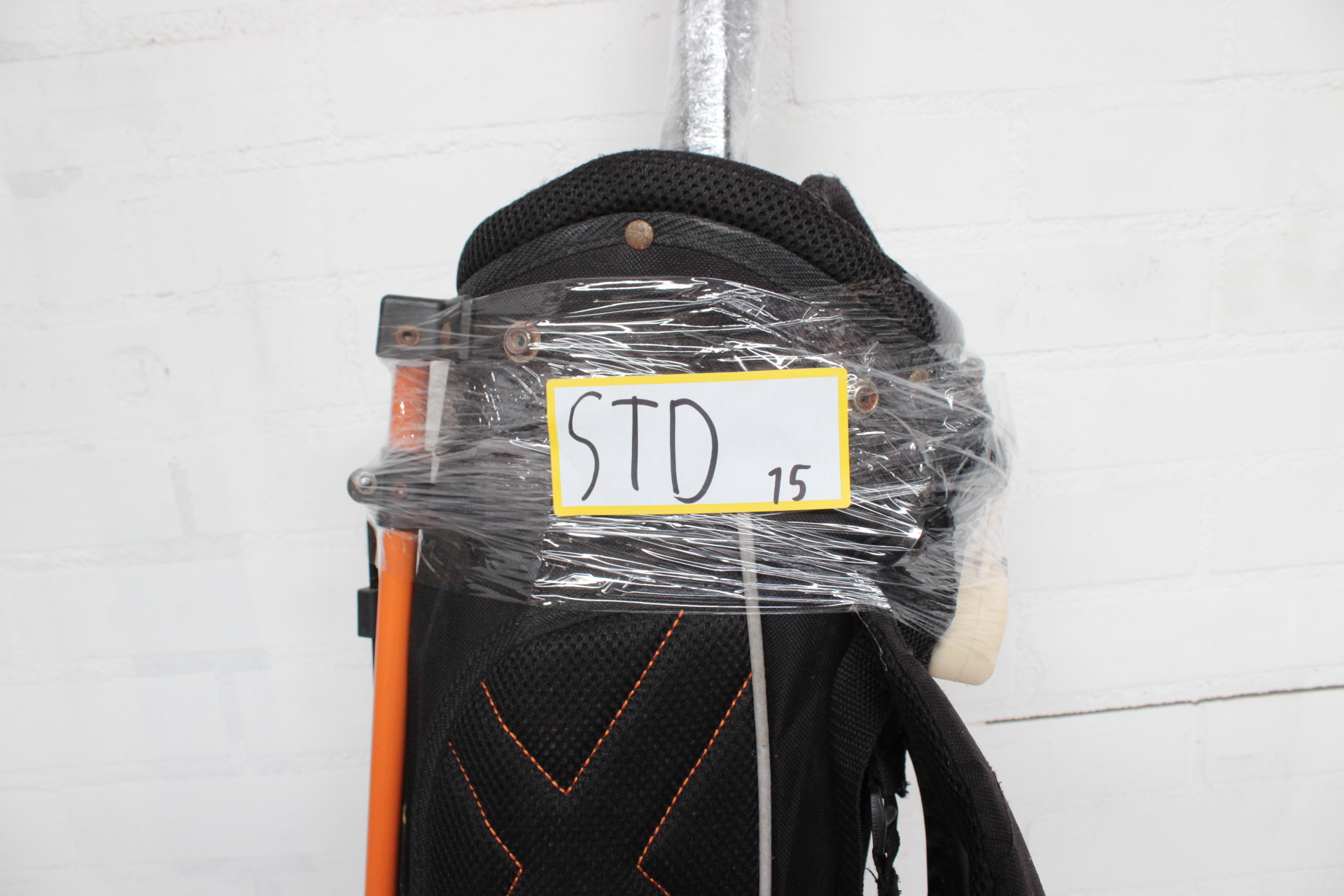 Golfset met tas en accessoires – foto 8 – kavel bij GSD Auctions, Zoeterwoude