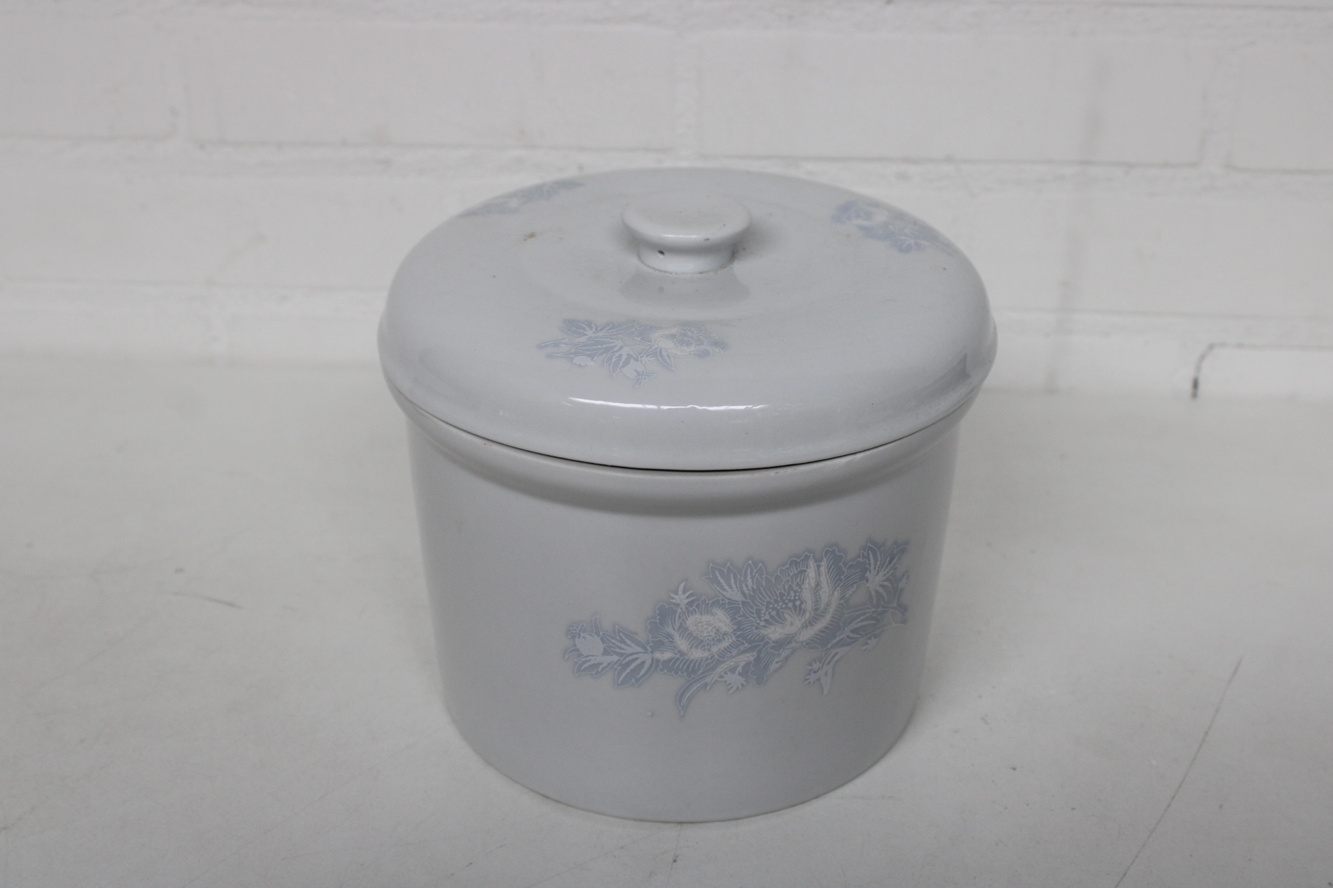 Keramische voorraadpot met deksels – foto 8 – kavel bij GSD Auctions, Zoeterwoude