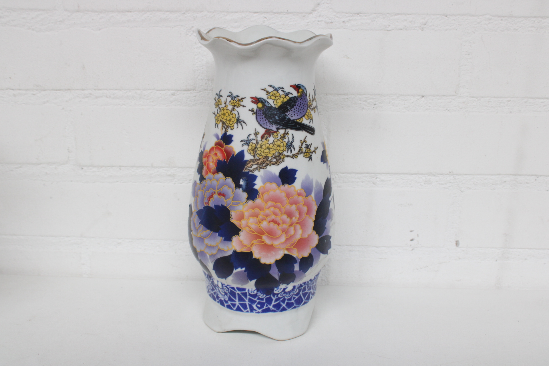 Set van 2 decoratieve vazen met bloemen- en vogelmotief – foto 3 – kavel bij GSD Auctions, Zoeterwoude
