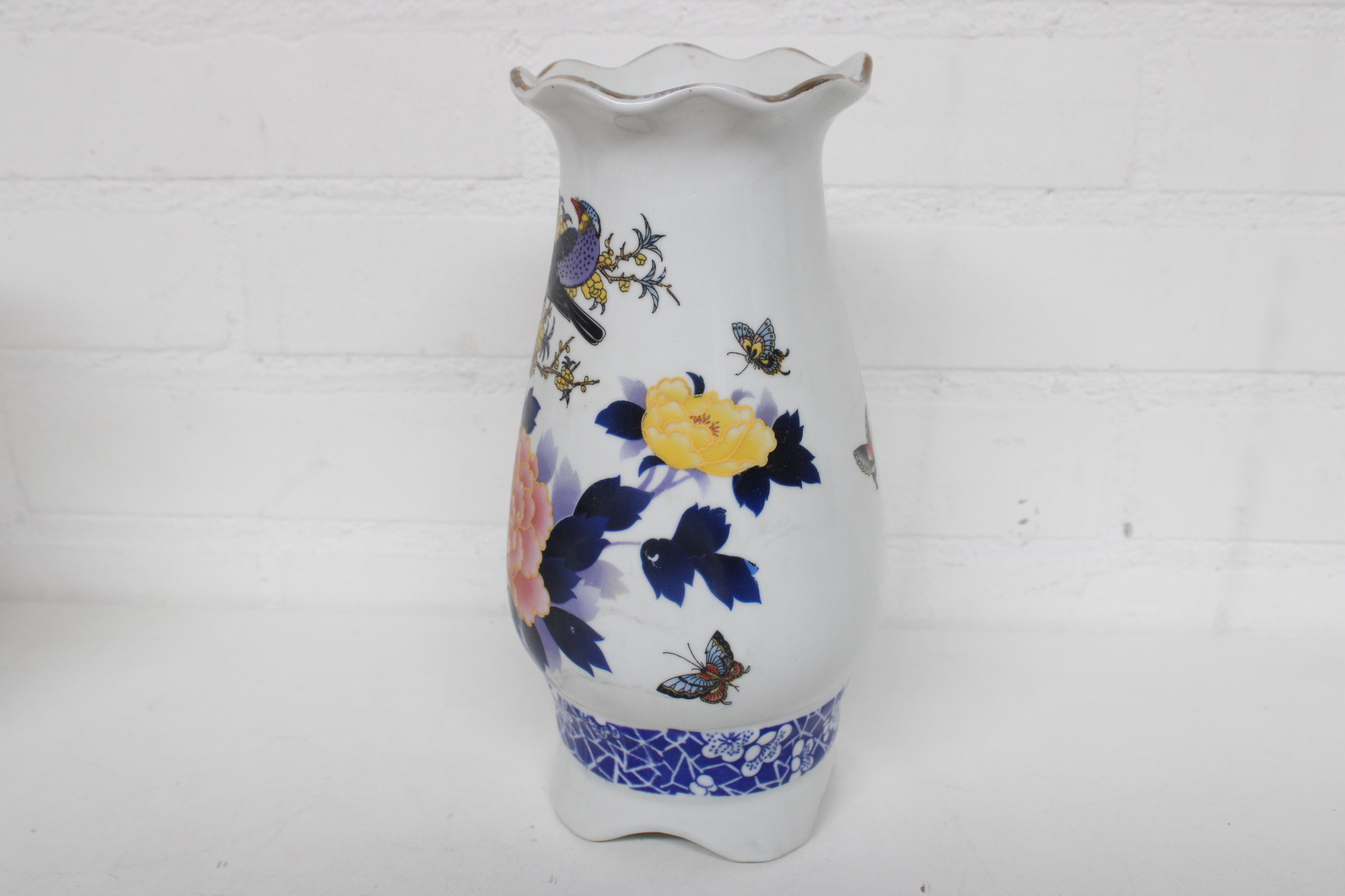 Set van 2 decoratieve vazen met bloemen- en vogelmotief – foto 4 – kavel bij GSD Auctions, Zoeterwoude