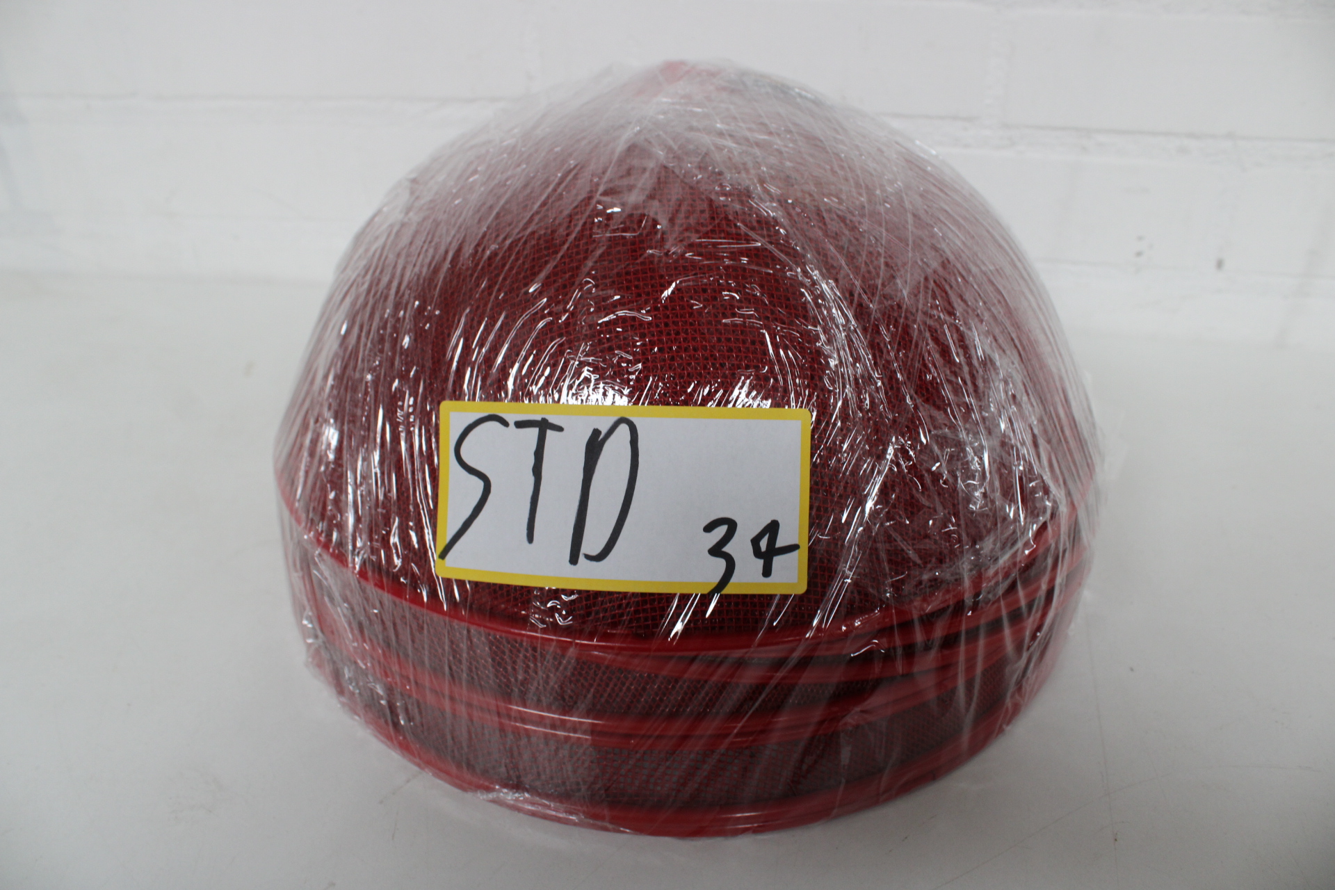 Set van 7 rode voedselkappen – foto 5 – kavel bij GSD Auctions, Zoeterwoude