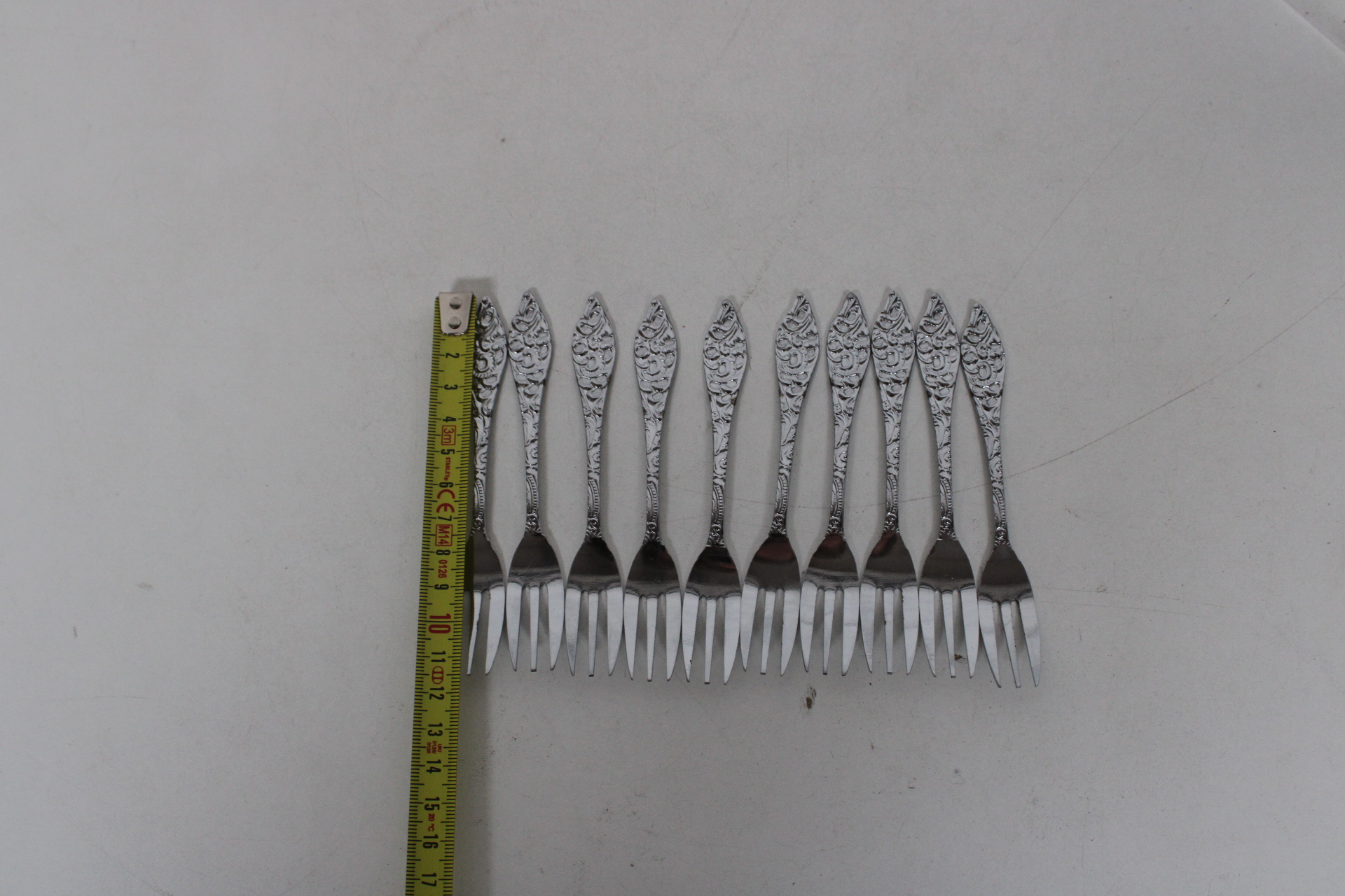 Set van 10 kleine vorkjes met decoratieve handgrepen – foto 4 – kavel bij GSD Auctions, Zoeterwoude
