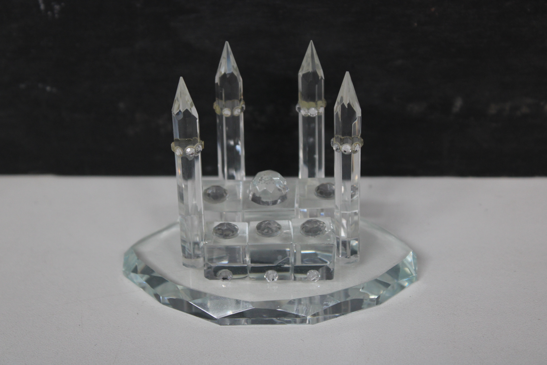 Set glazen miniaturen van Eiffeltoren en kasteel – foto 6 – kavel bij GSD Auctions, Zoeterwoude