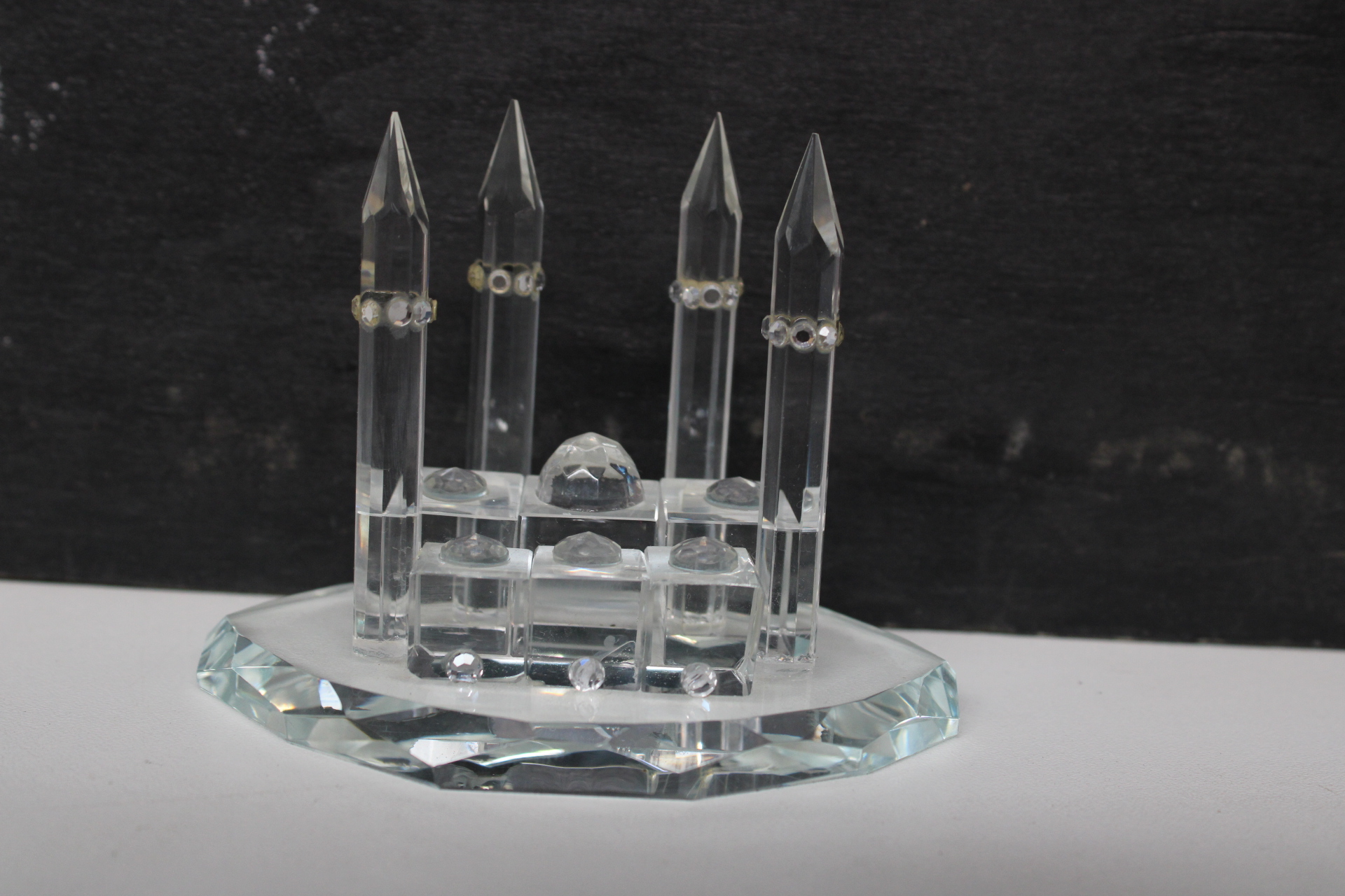 Set glazen miniaturen van Eiffeltoren en kasteel – foto 7 – kavel bij GSD Auctions, Zoeterwoude
