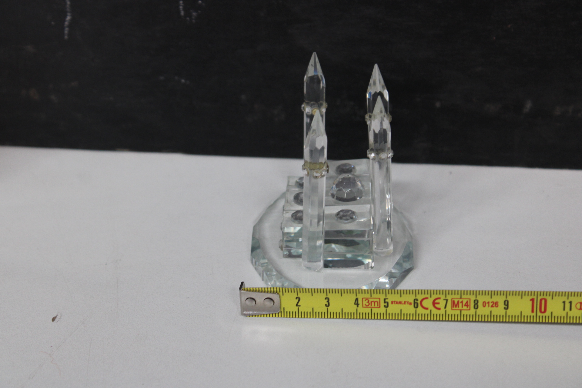 Set van kristallen miniaturen van Eiffeltoren en moskee – foto 11 – kavel bij GSD Auctions, Zoeterwoude