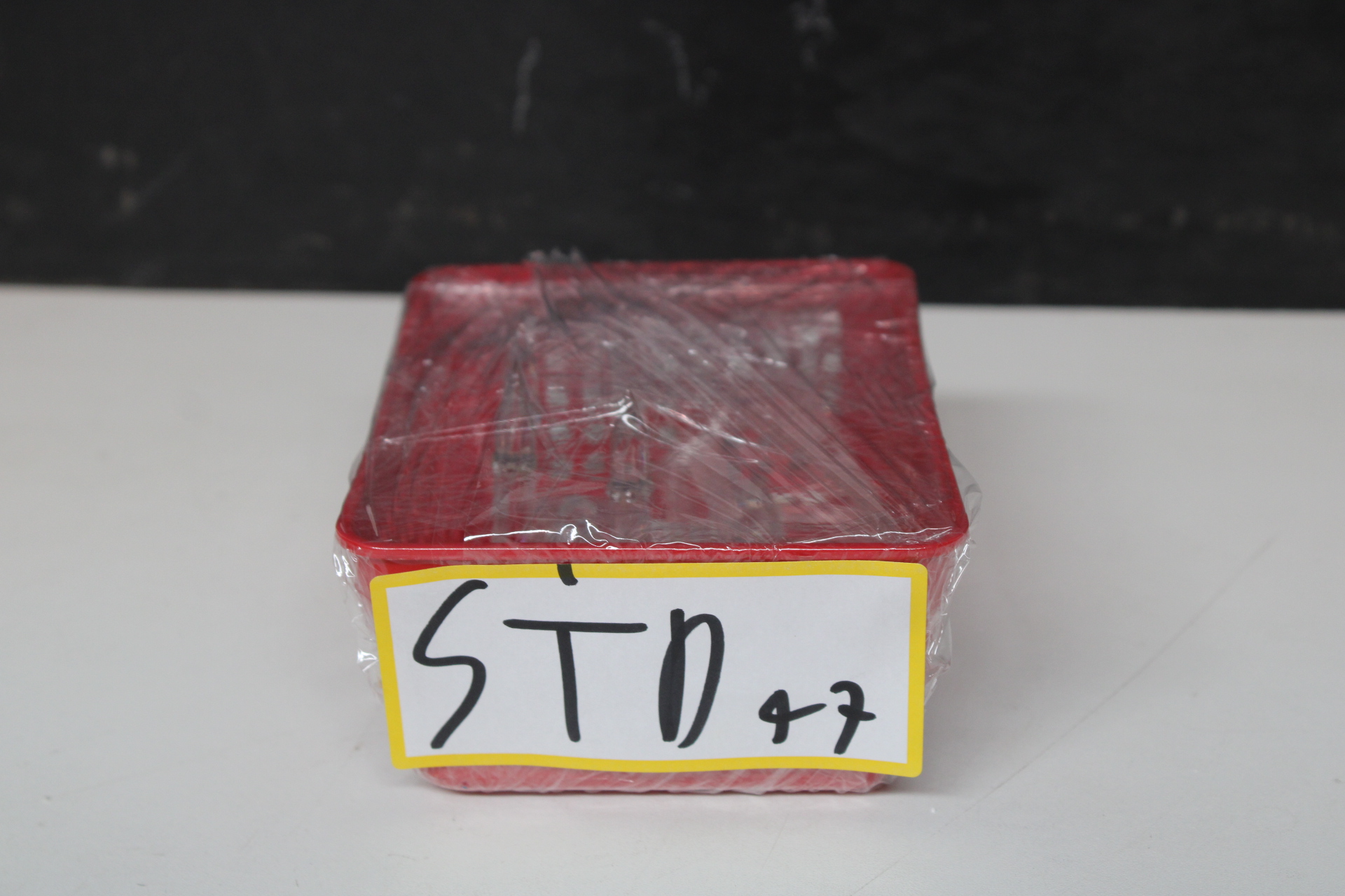 Set van kristallen miniaturen van Eiffeltoren en moskee – foto 13 – kavel bij GSD Auctions, Zoeterwoude