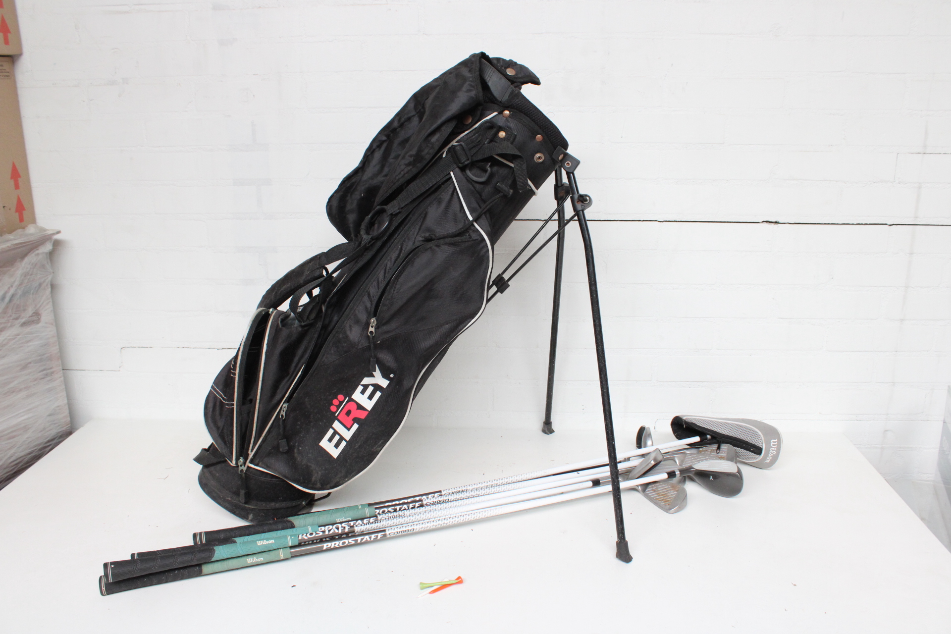 Golfset met tas en clubs – foto 2 – kavel bij GSD Auctions, Zoeterwoude