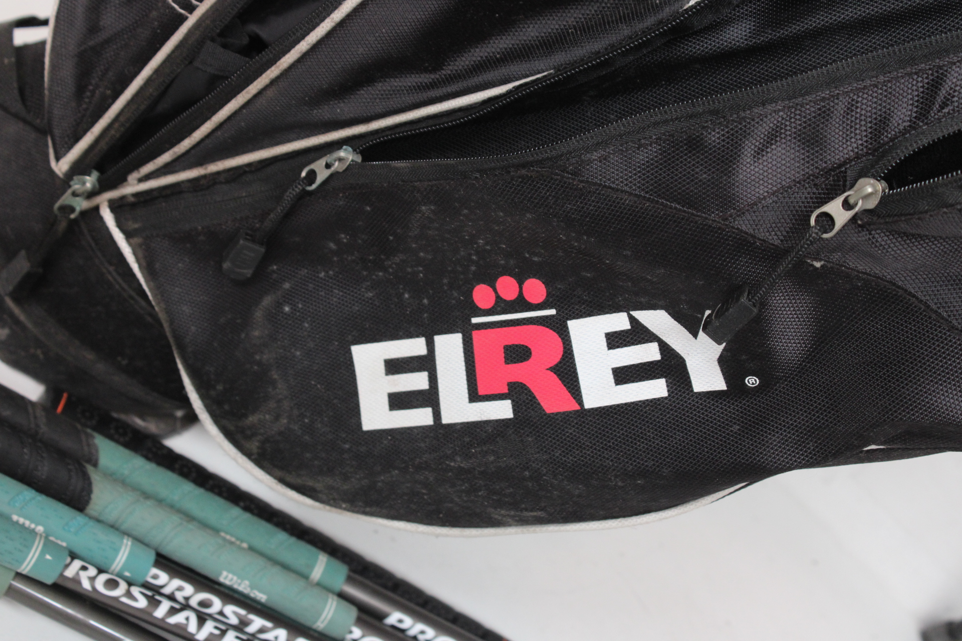 Golfset met tas en clubs – foto 3 – kavel bij GSD Auctions, Zoeterwoude