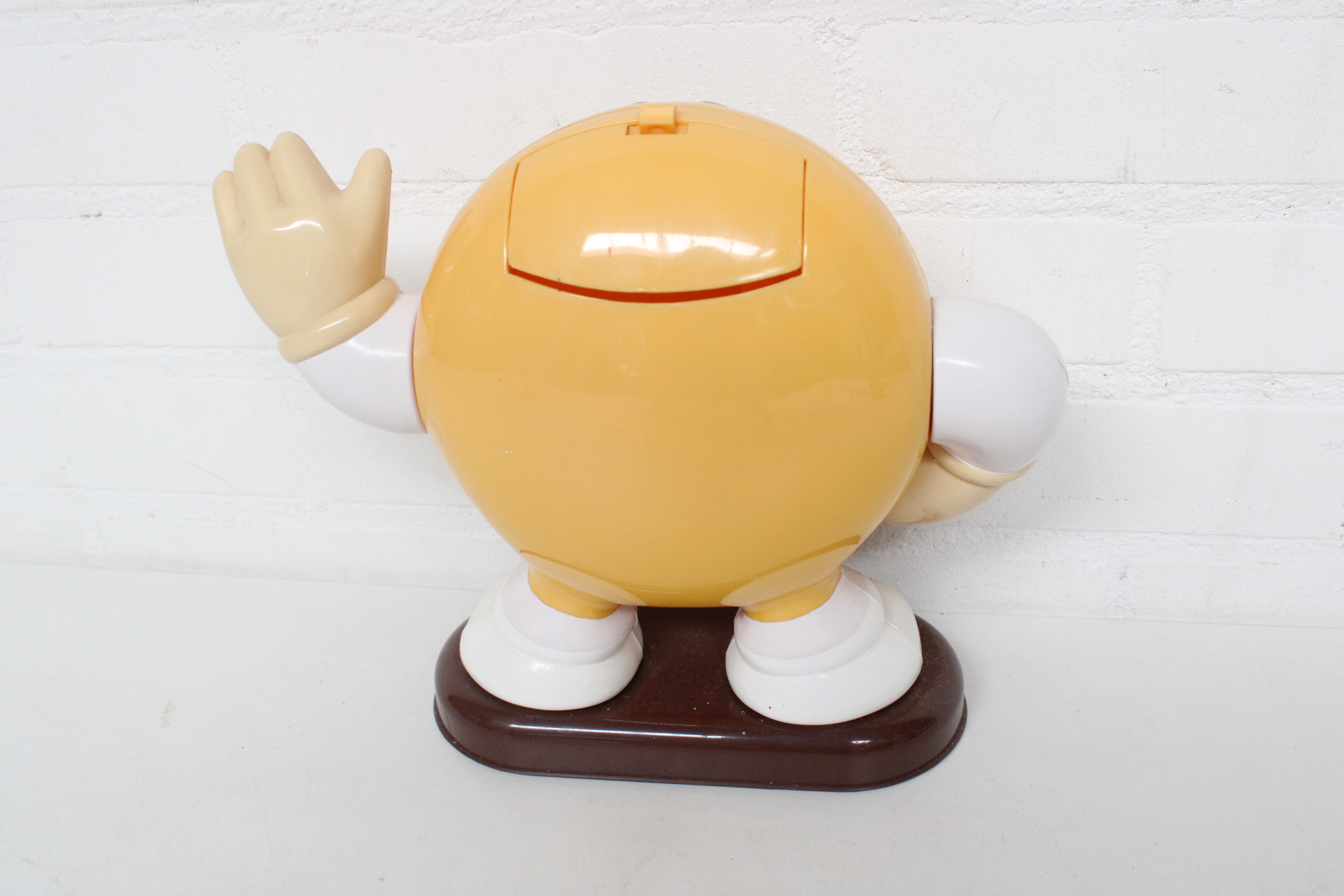 M&M's snoepjesdispenser – foto 4 – kavel bij GSD Auctions, Zoeterwoude