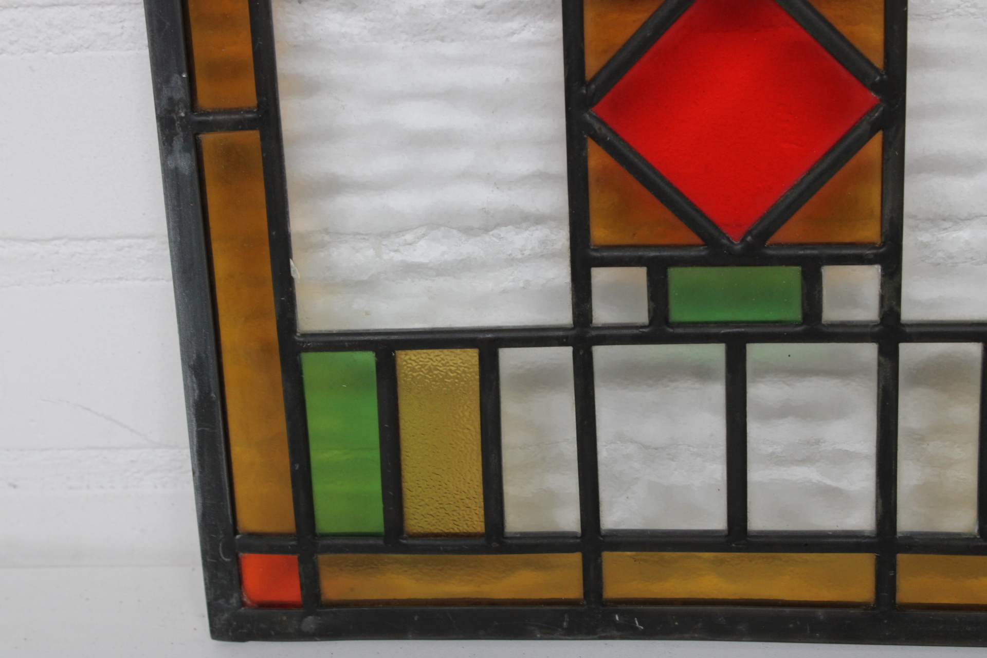 Set van 2 antieke gekleurde glas-in-lood ramen – foto 6 – kavel bij GSD Auctions, Zoeterwoude