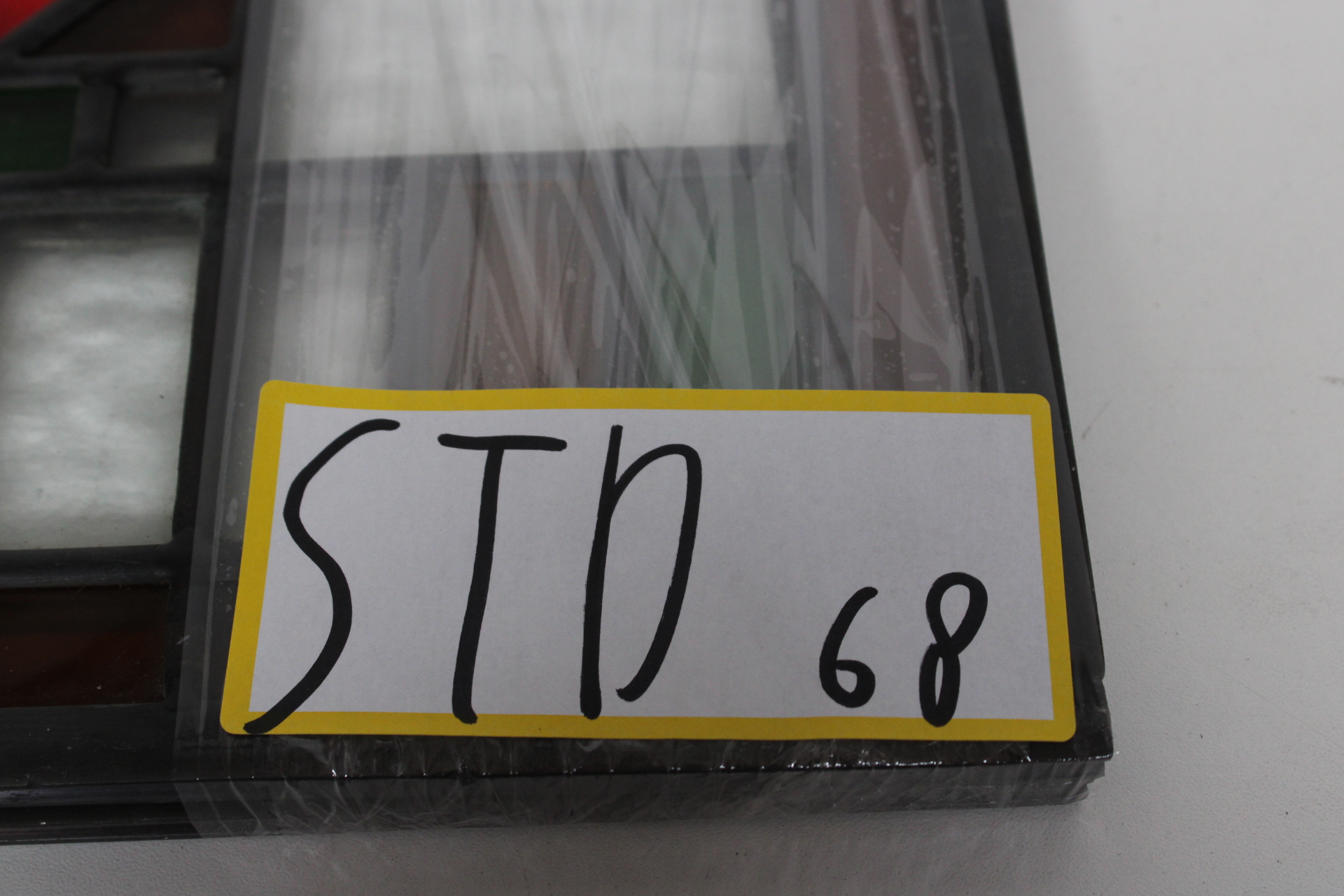 Set van 2 antieke gekleurde glas-in-lood ramen – foto 9 – kavel bij GSD Auctions, Zoeterwoude