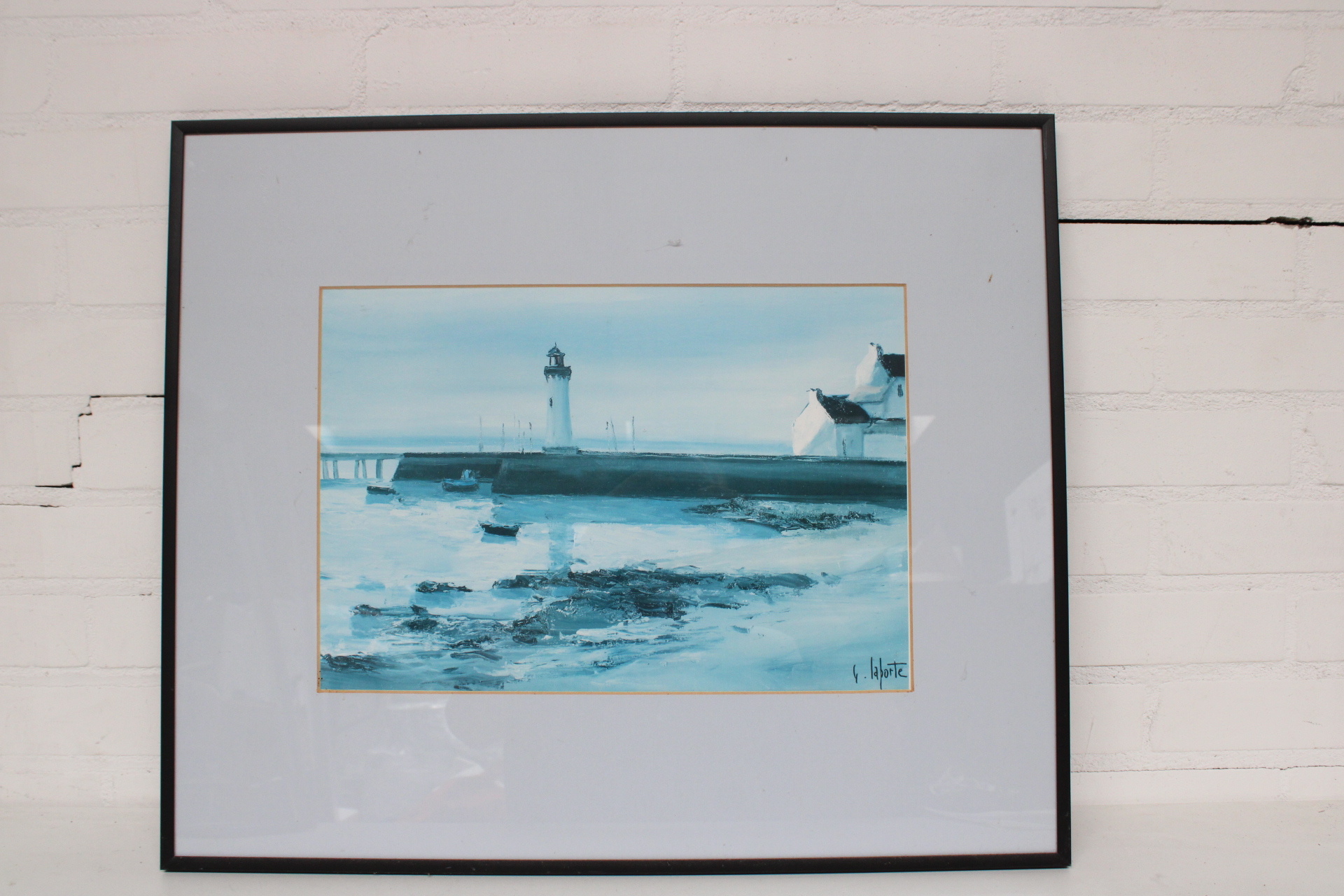 Ingelijst schilderij met vuurtoren en kust – foto 2 – kavel bij GSD Auctions, Zoeterwoude