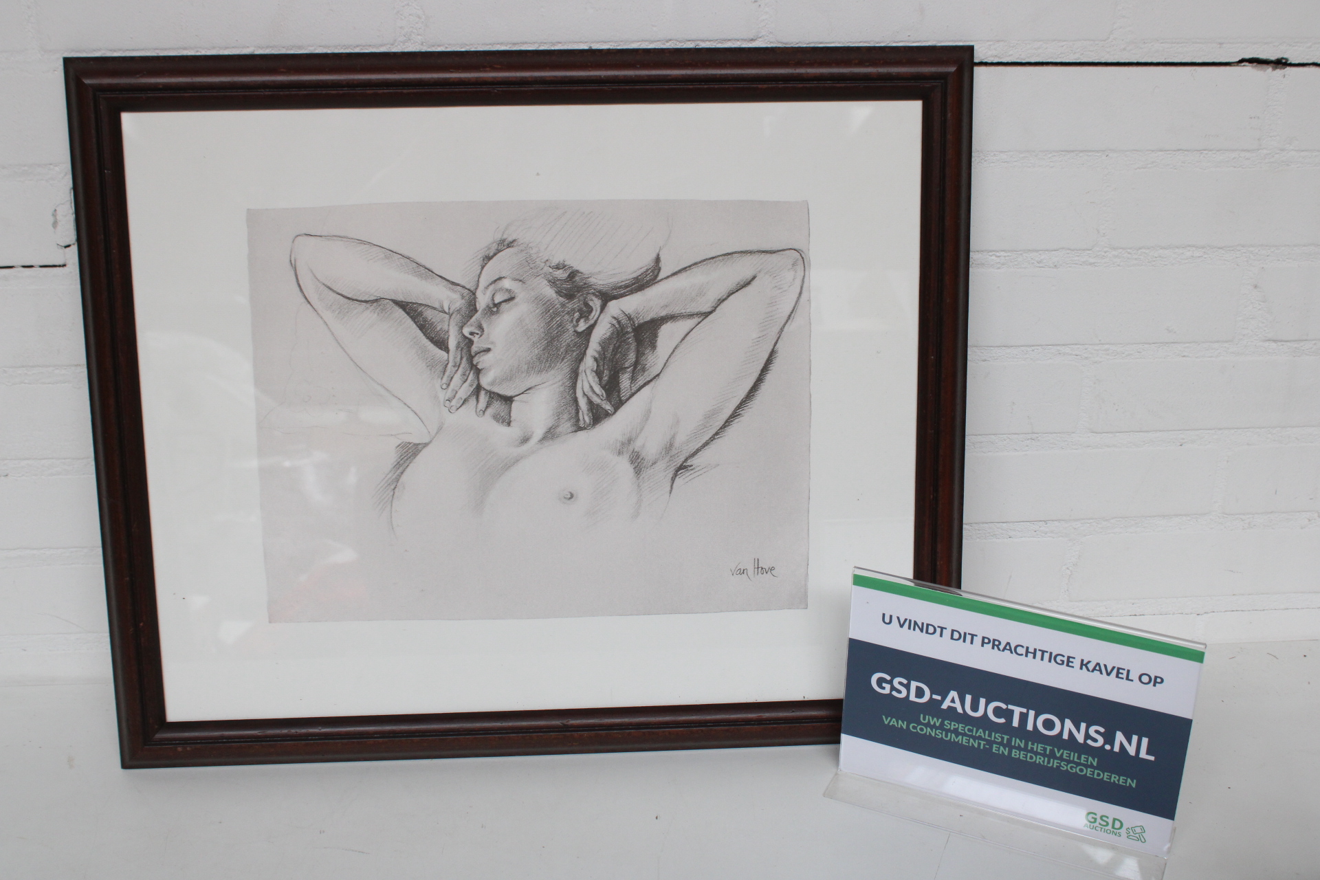 Ingelijste potloodtekening van liggende naakte vrouw – kavel bij GSD Auctions, Zoeterwoude