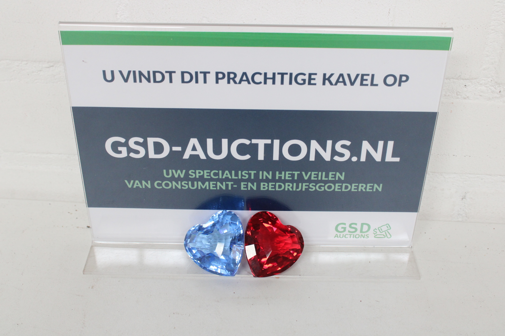 Geleverd glazen hartvormig decor – kavel bij GSD Auctions, Zoeterwoude