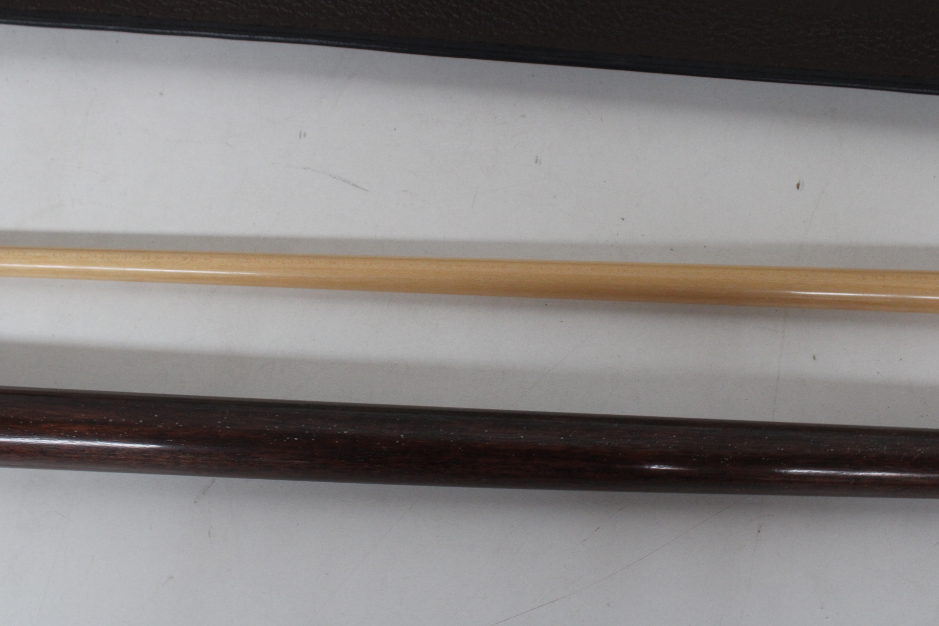 Biljartkeu met leren opbergtas – foto 4 – kavel bij GSD Auctions, Zoeterwoude