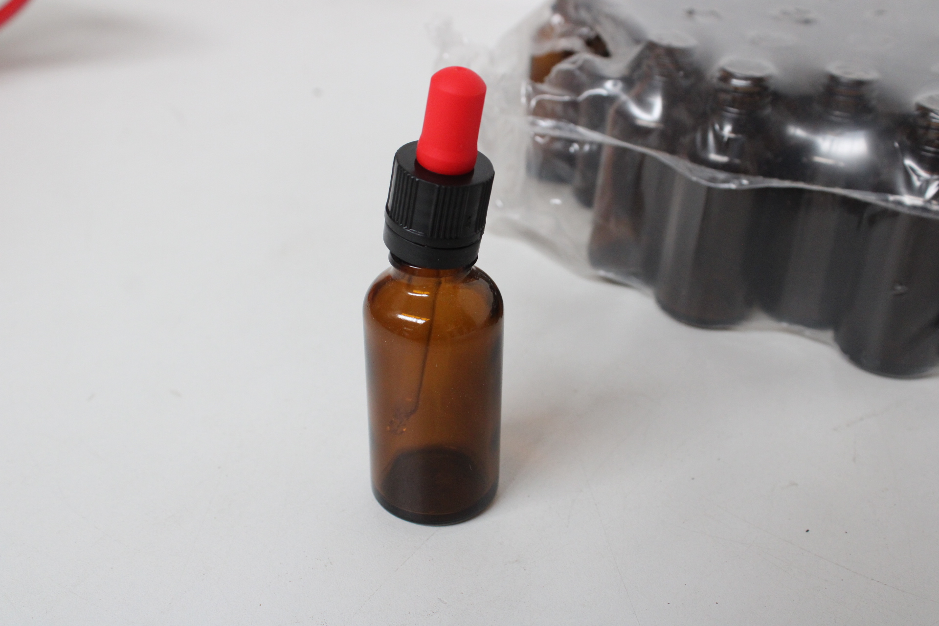 Mix van bruine pipetflesjes – foto 5 – kavel bij GSD Auctions, Zoeterwoude