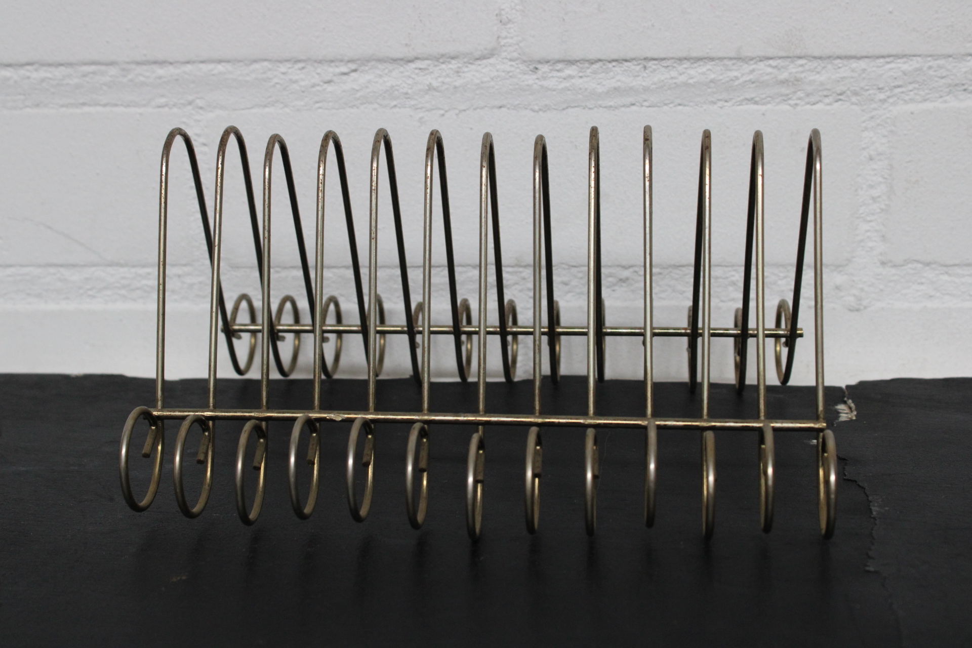 Set glazen onderzetters met metalen houder – foto 3 – kavel bij GSD Auctions, Zoeterwoude