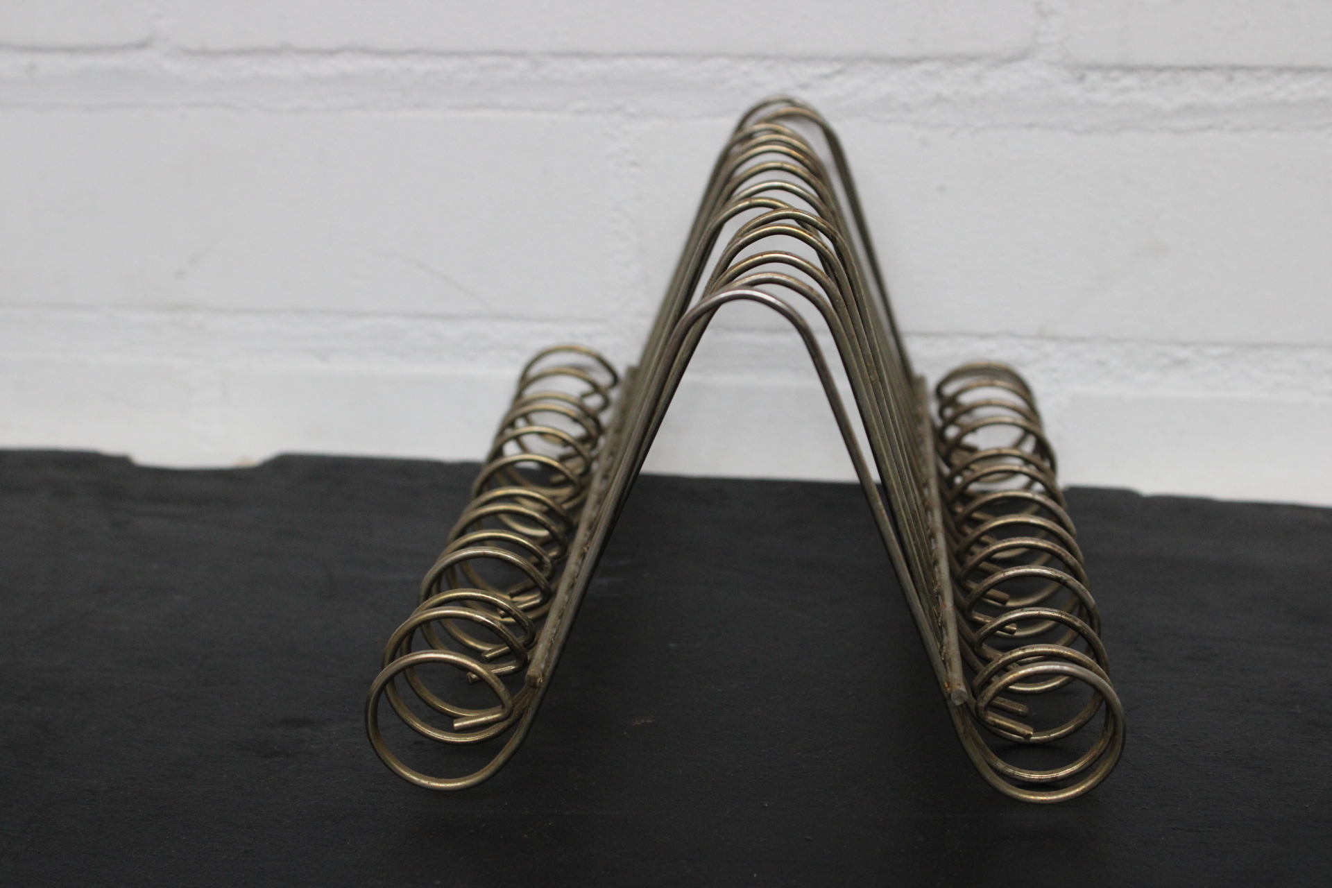 Set glazen onderzetters met metalen houder – foto 4 – kavel bij GSD Auctions, Zoeterwoude