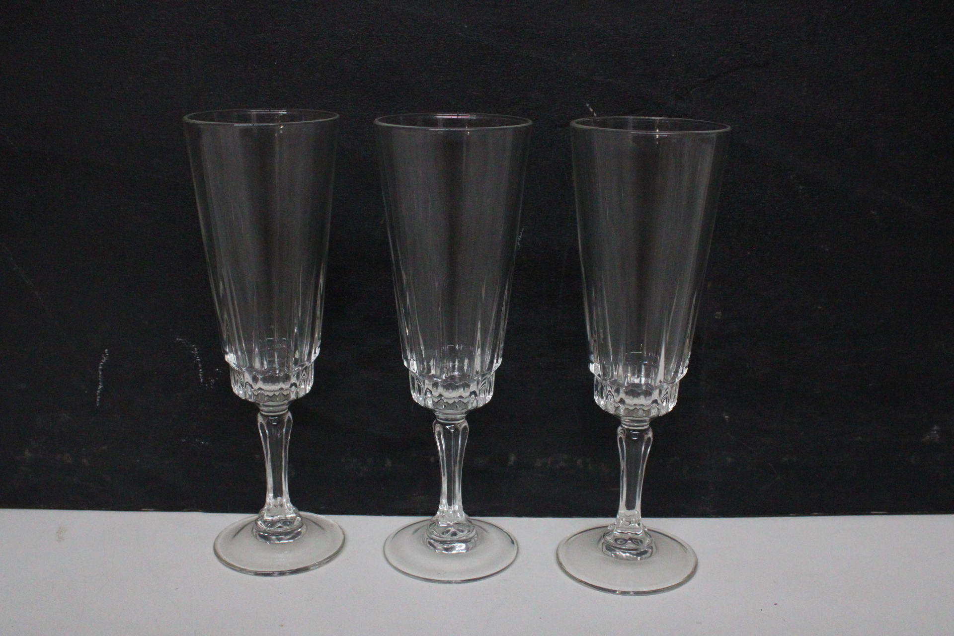 Set diverse transparante glazen – foto 3 – kavel bij GSD Auctions, Zoeterwoude