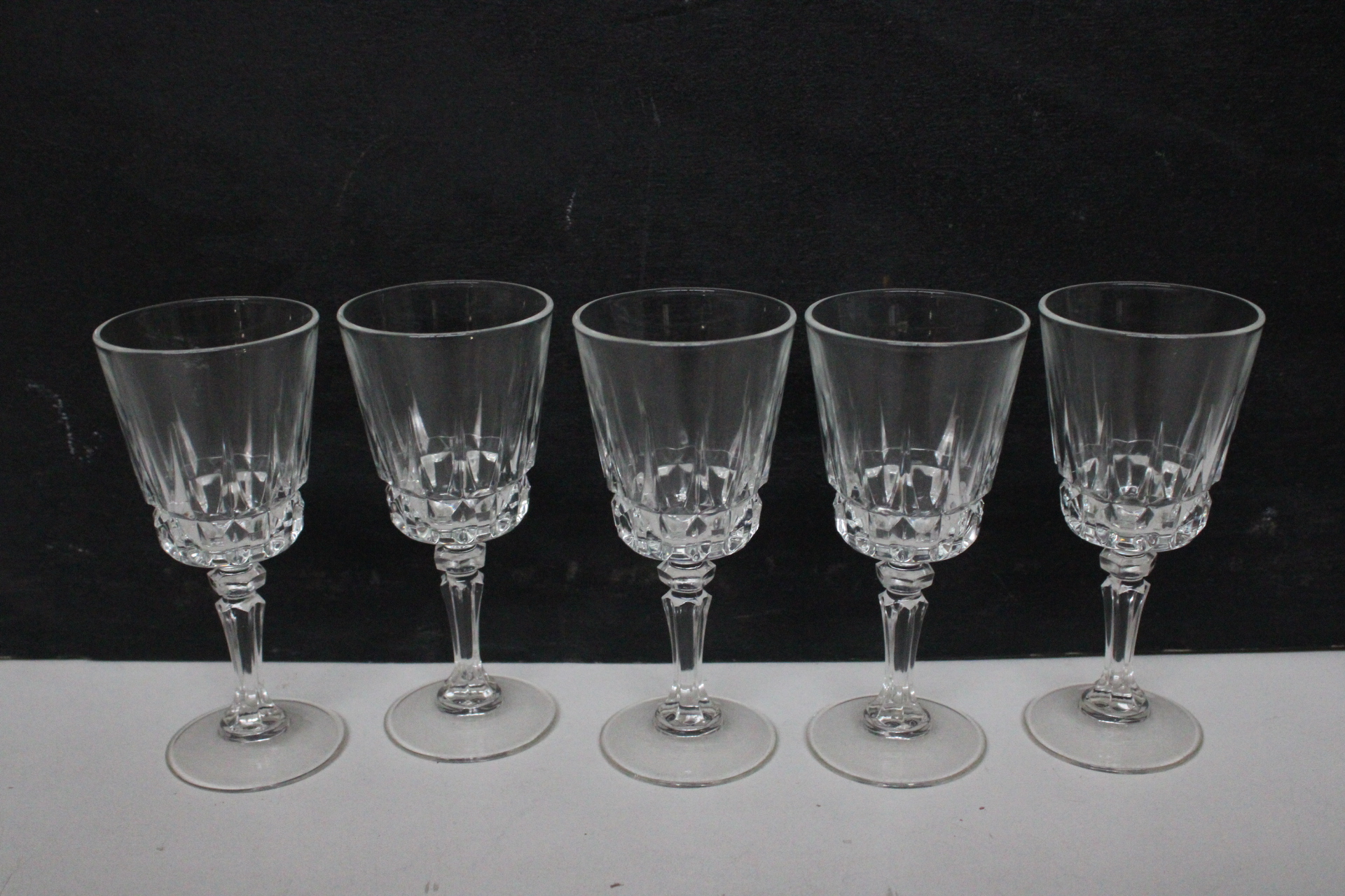 Set diverse transparante glazen – foto 6 – kavel bij GSD Auctions, Zoeterwoude
