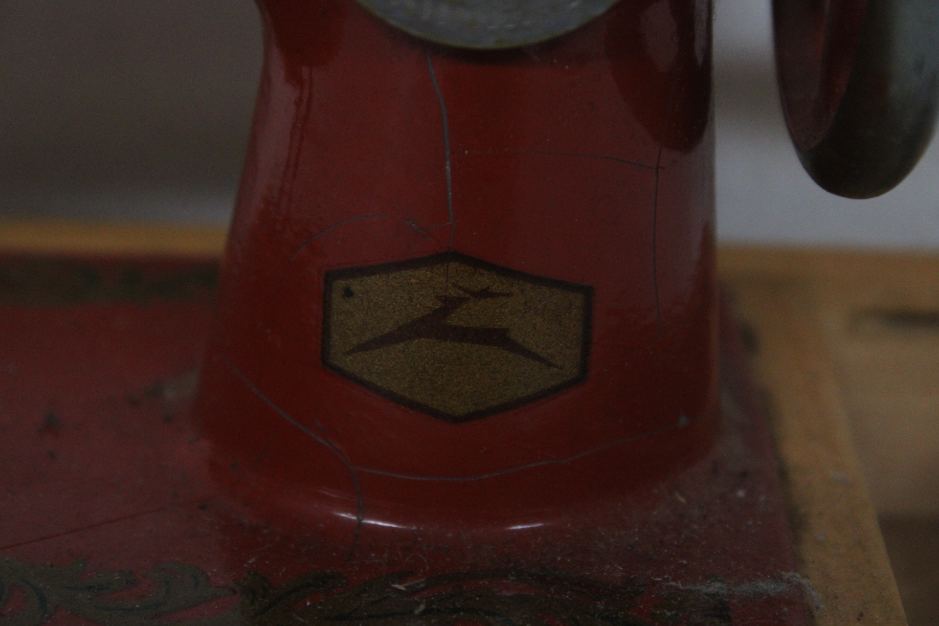 Vintage kindernaaimachine Made in USSR – foto 6 – kavel bij GSD Auctions, Zoeterwoude