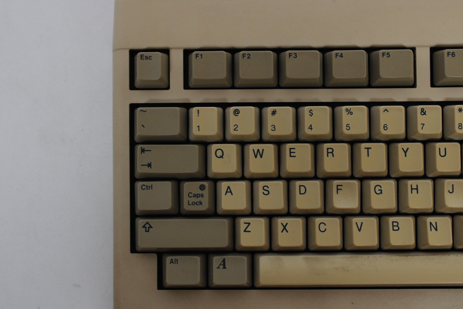 Commodore Amiga 500 toetsenbord – foto 5 – kavel bij GSD Auctions, Zoeterwoude