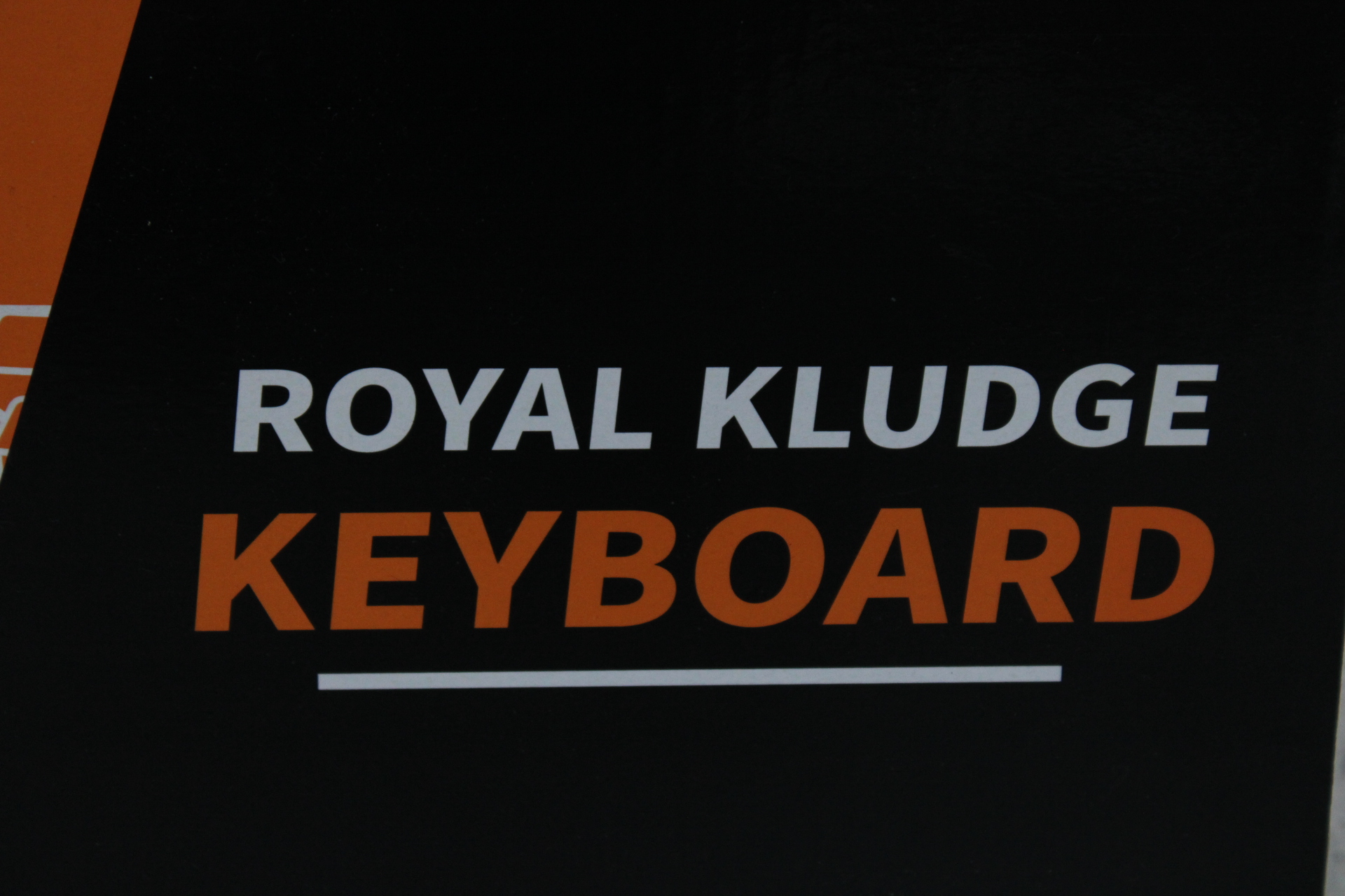 Royal Kludge toetsenbord in doos – foto 4 – kavel bij GSD Auctions, Zoeterwoude
