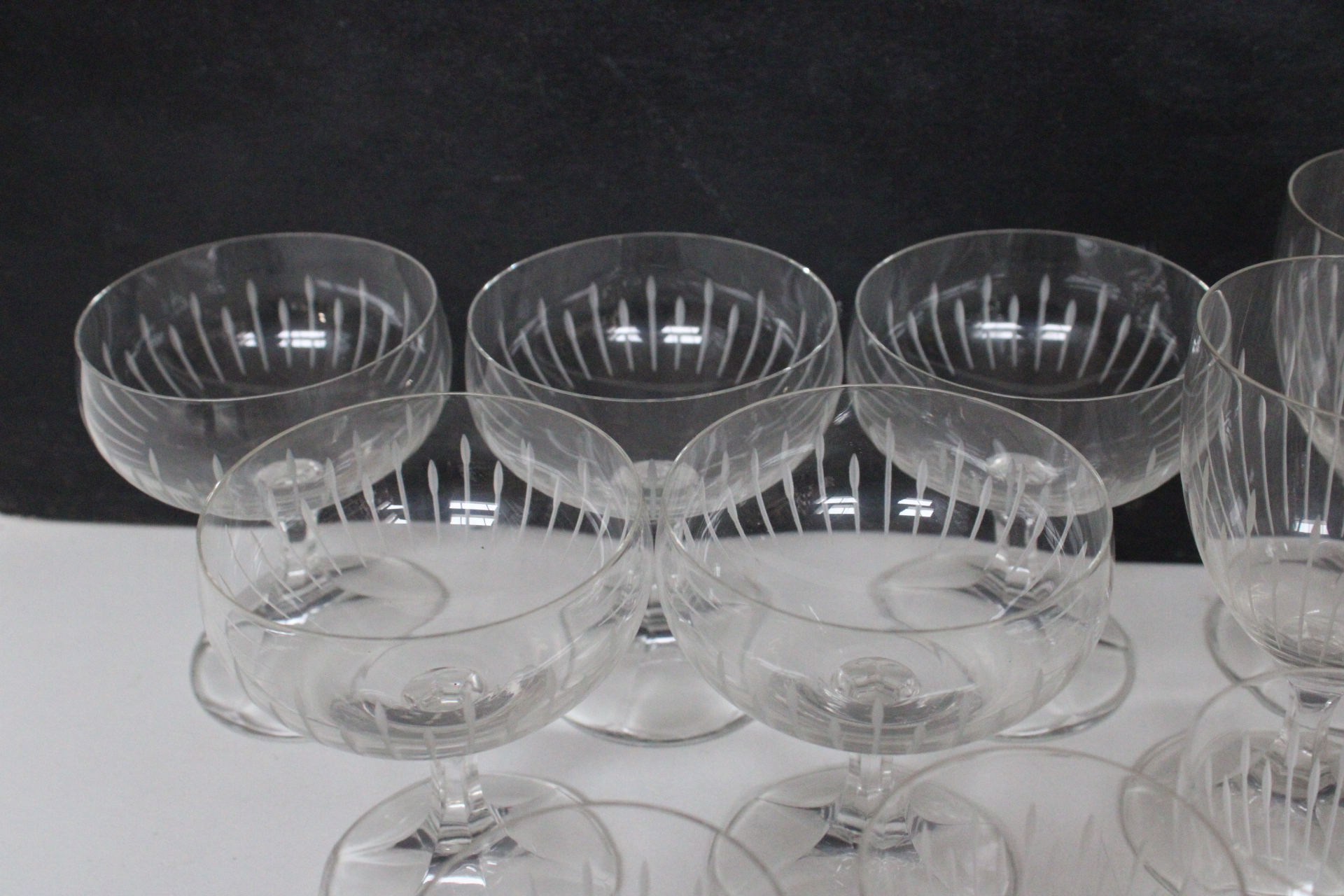 set vintage geslepen kristallen glazen – foto 4 – kavel bij GSD Auctions, Zoeterwoude