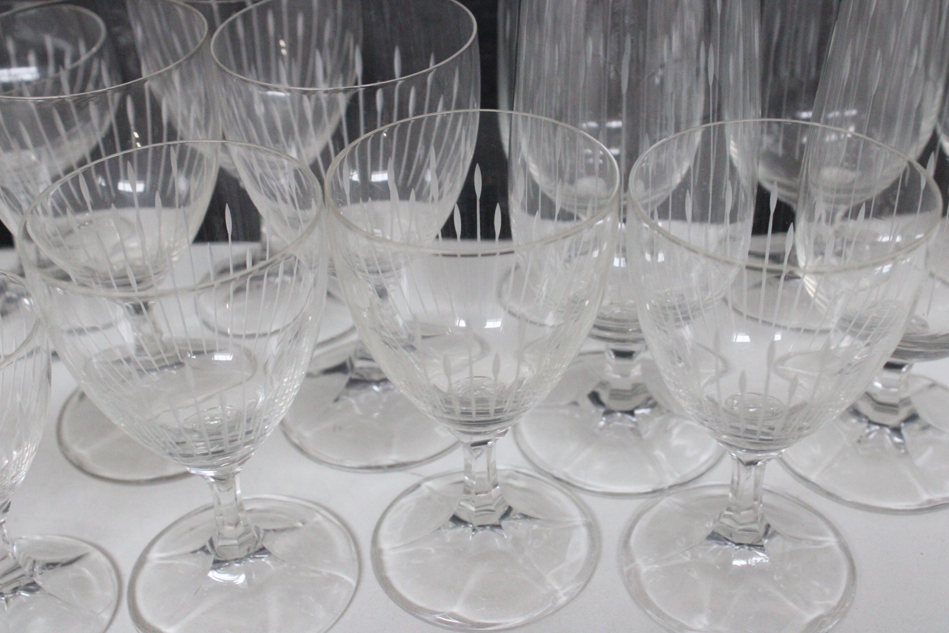set vintage geslepen kristallen glazen – foto 7 – kavel bij GSD Auctions, Zoeterwoude